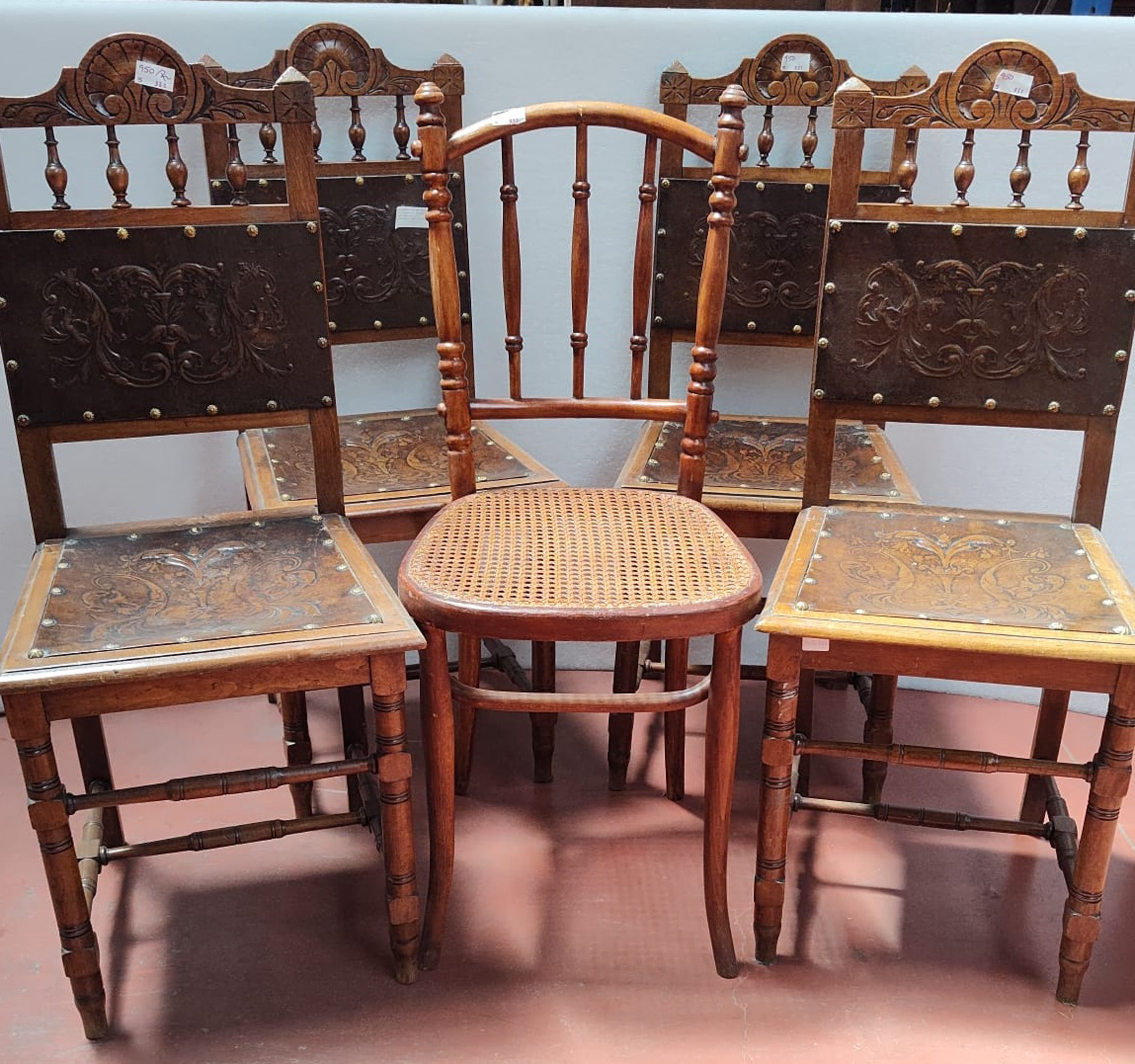 Lote de cinco sillas 