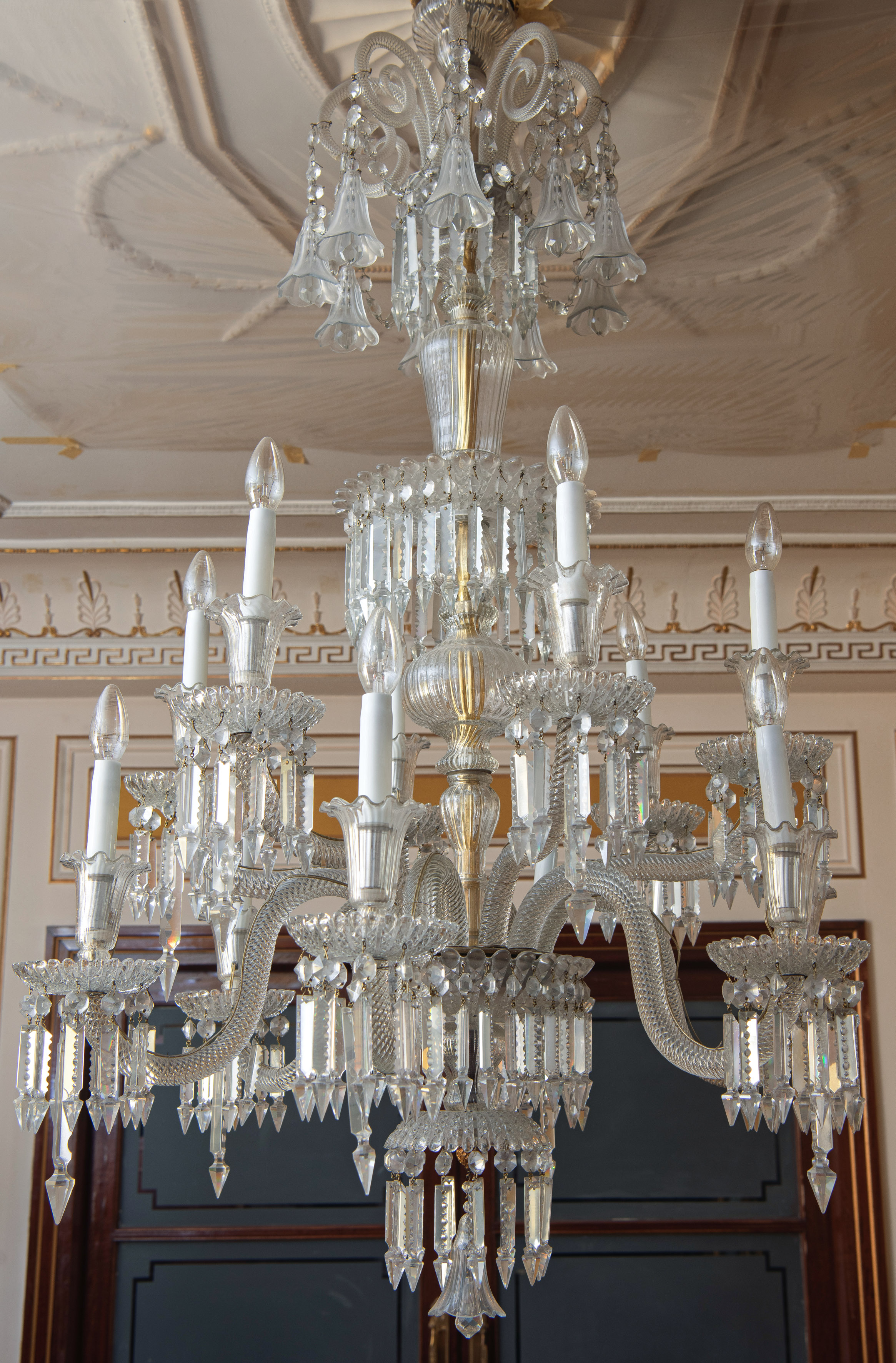 Lámpara de araña, Baccarat
Lámpara de doce luces con brazos curvos distribuidas en dos alturas. Con...