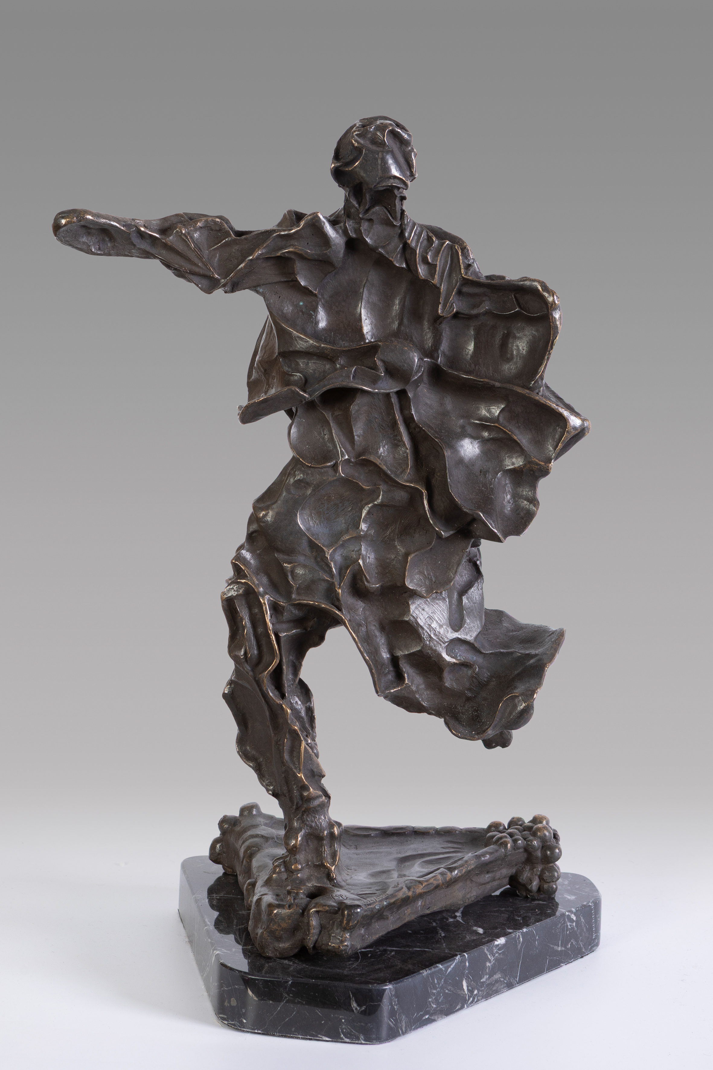 SALVADOR DALÍ (Figueras 1904-1989)
"El alma del Quijote". 1969
Escultura en bronce patinado sobre...