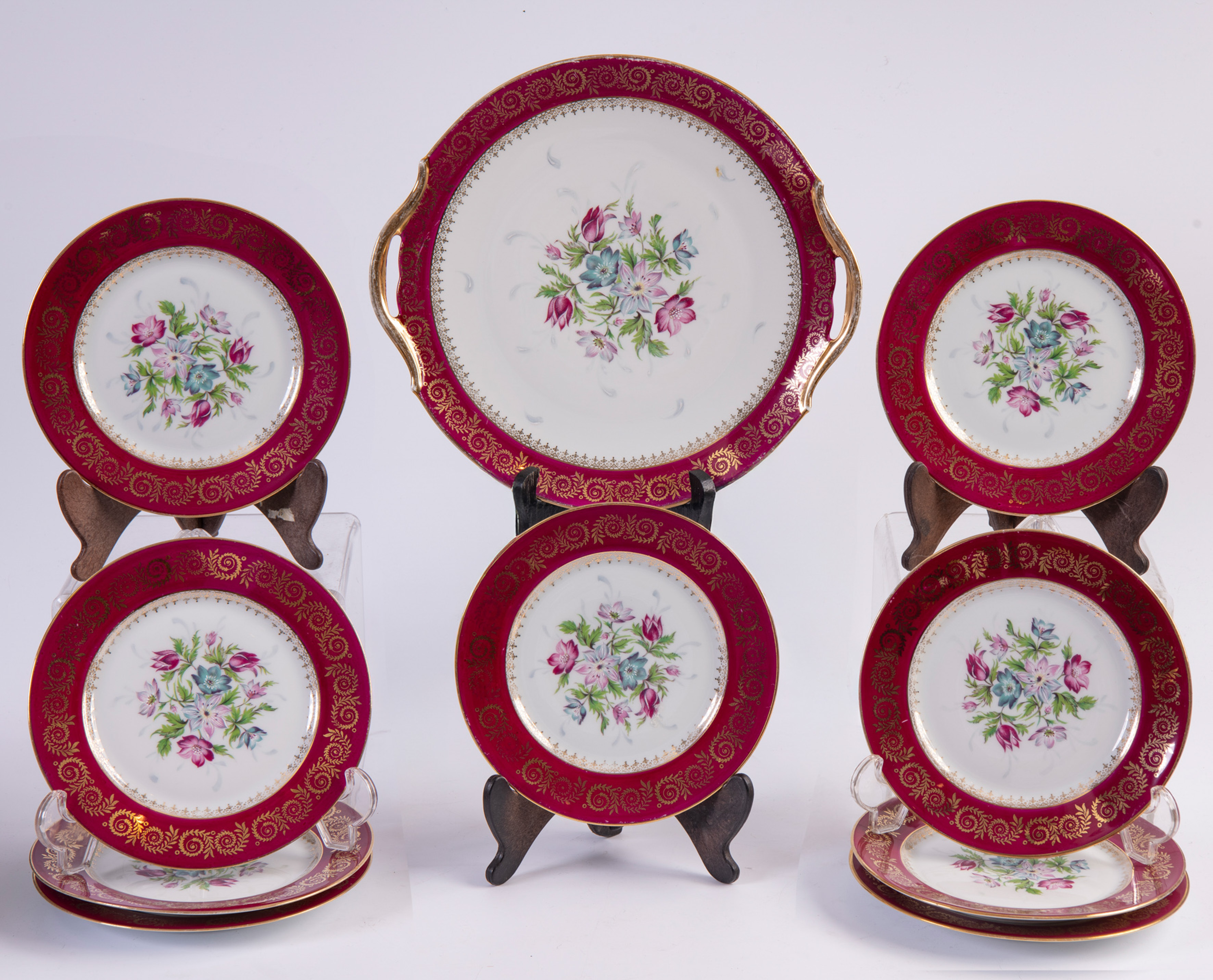 Juego de merienda, Limoges, Francia, años 90
En porcelana blanca con decoración de motivos florales...