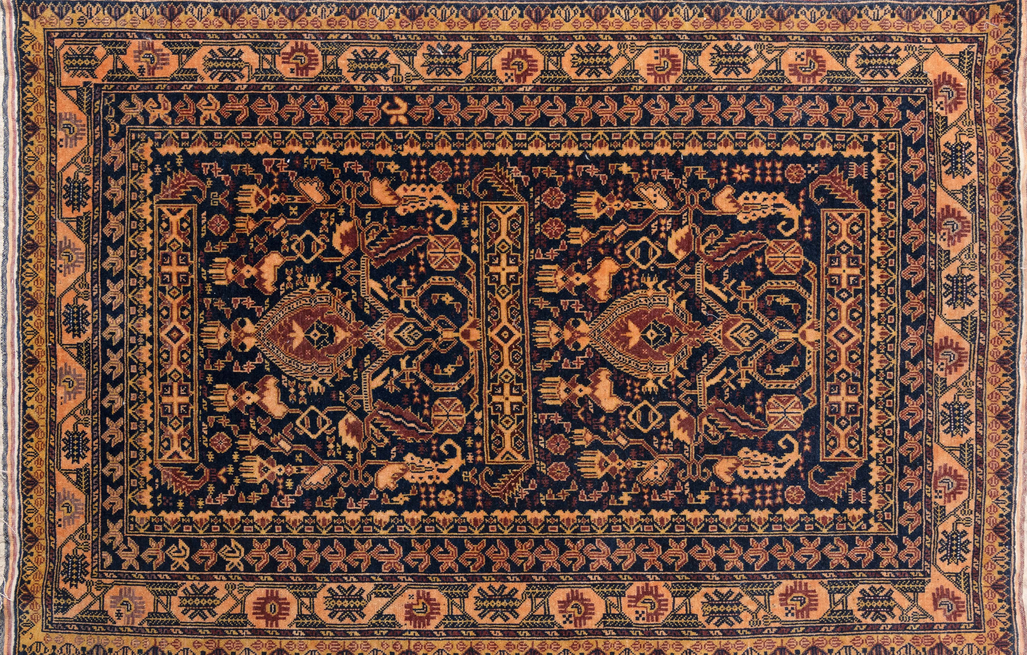 Alfombra en lana tipo Bakhtiari, Irán, S. XX
Campo en azul noche con decoración de motivos...