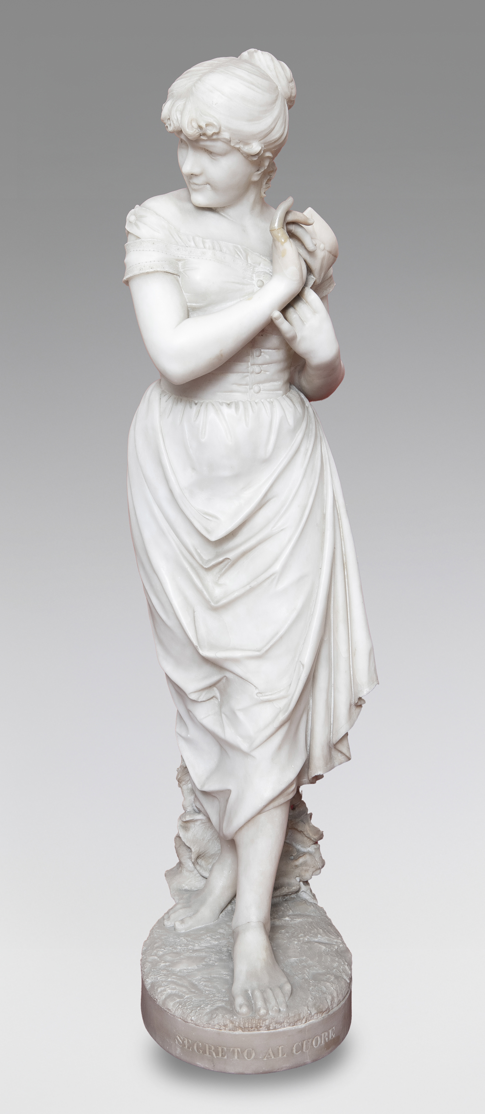ESCUELA ITALIANA
“Secreto del corazón”
Escultura en alabastro. Con consolidaciones.
Altura: 86 cm.