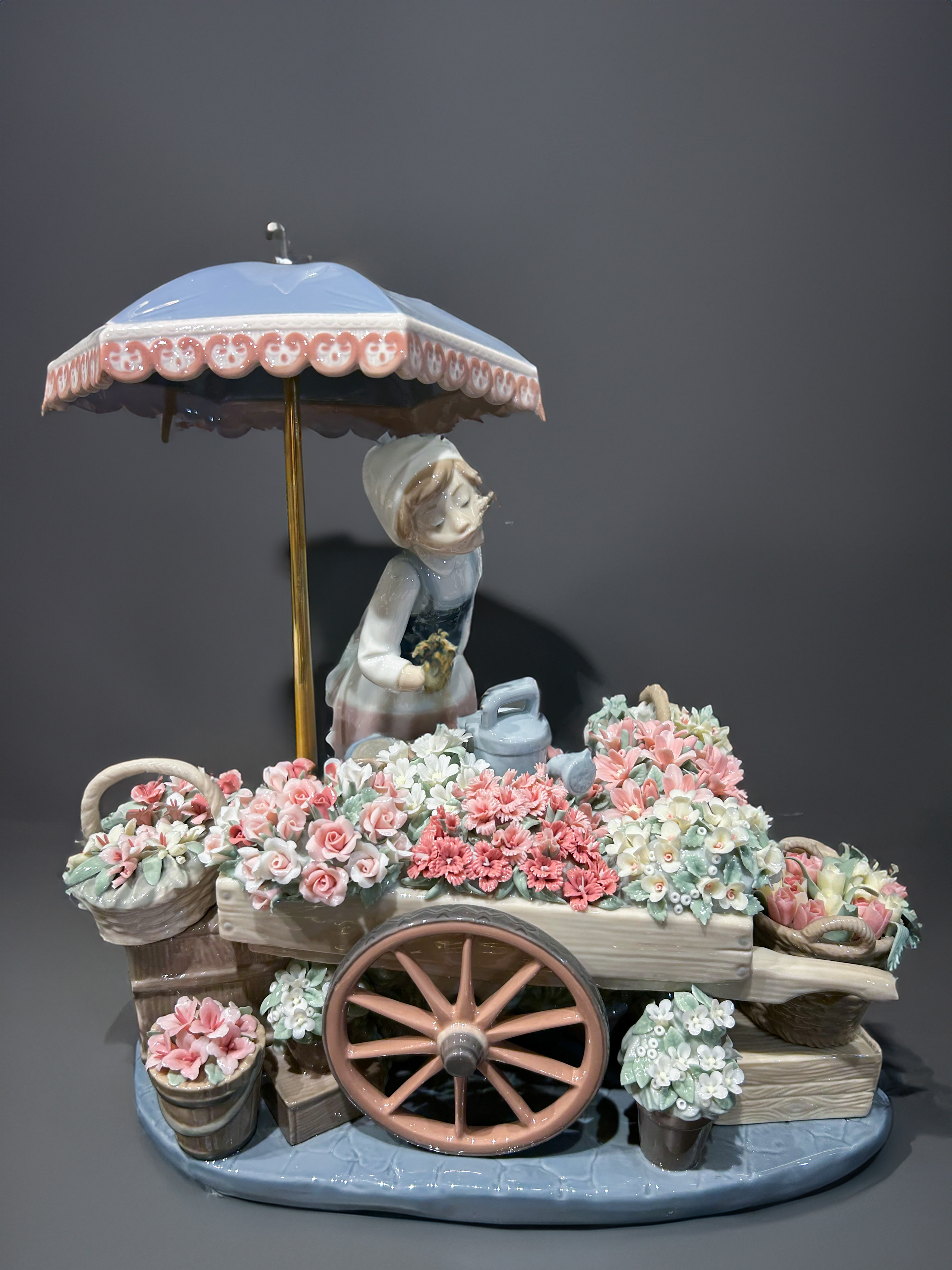 Lladró, El puesto de flores, Valencia, segunda mitad S. XX
Porcelana esmaltada y...