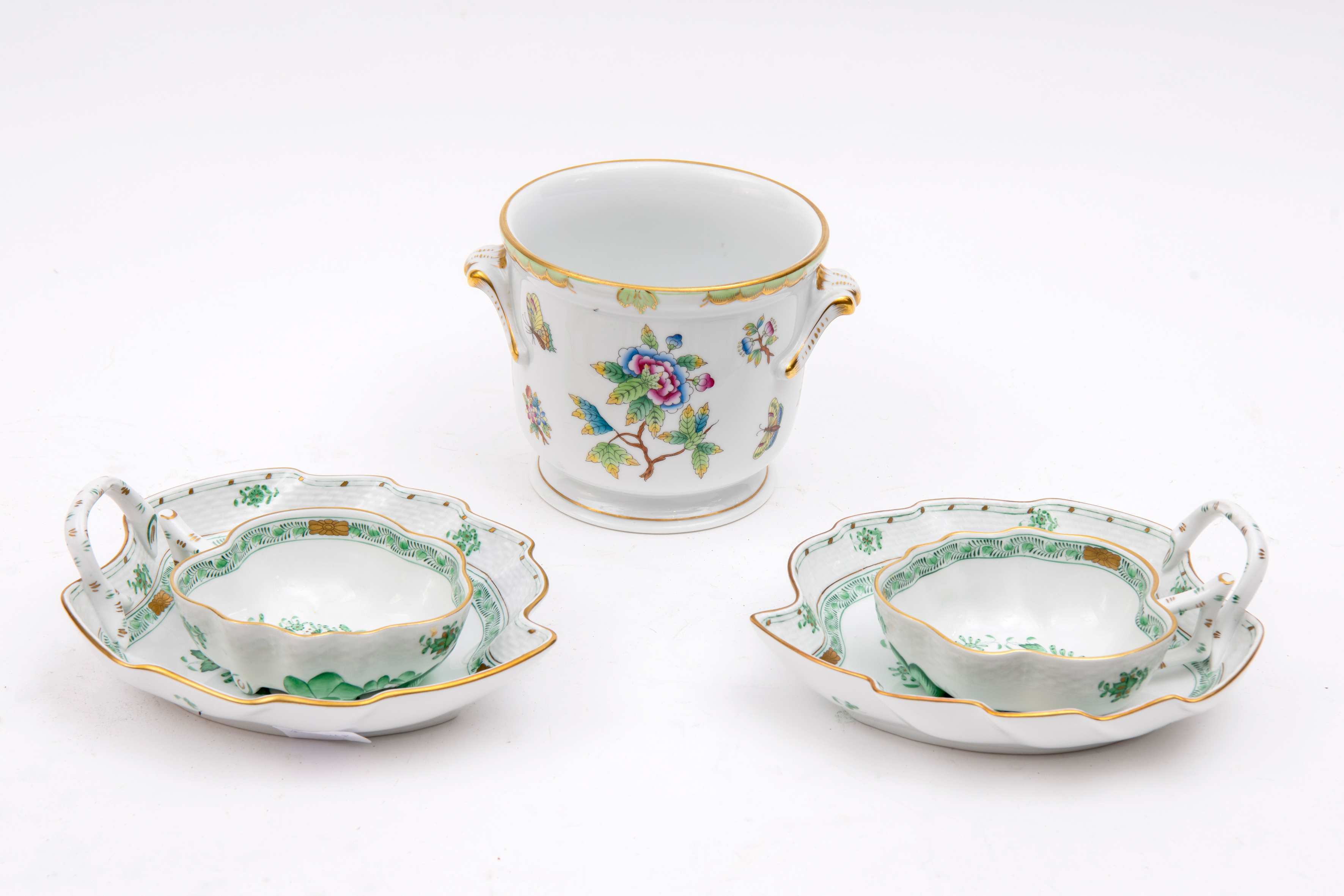HEREND
Dos salseras y dos compoteras en porcelana esmaltada y pintada a mano, modelo Green Indian...