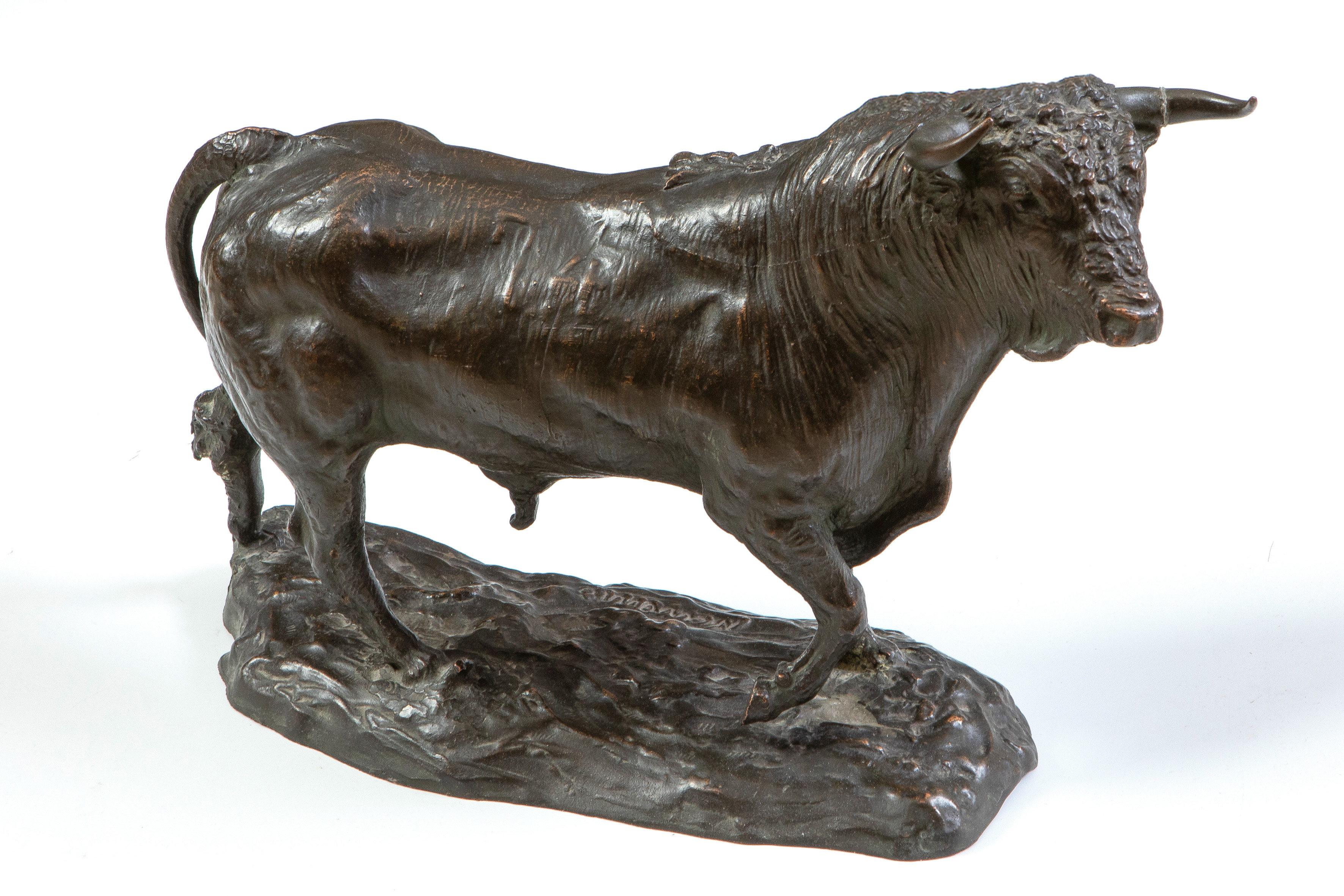 ANTONIO NAVARRO SANTAFÉ (Villena, 1906-1983)
"Toro"
Bronce pavonado.
Firmado en la peana.
Medidas:...