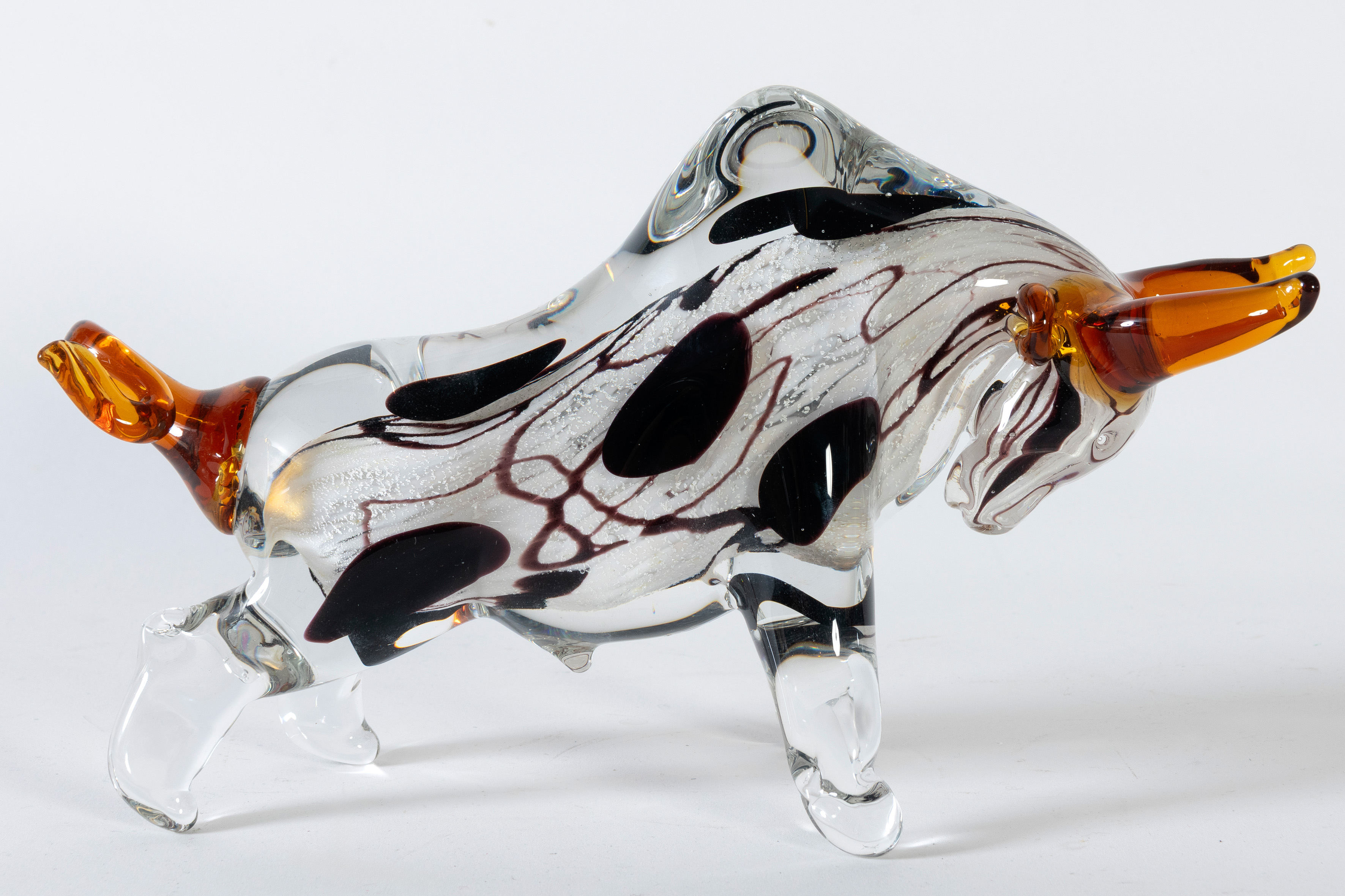 "Toro"
Escultura en cristal de Murano soplado y modelado de manera artesanal
Medidas: 19 x 31 x 11...