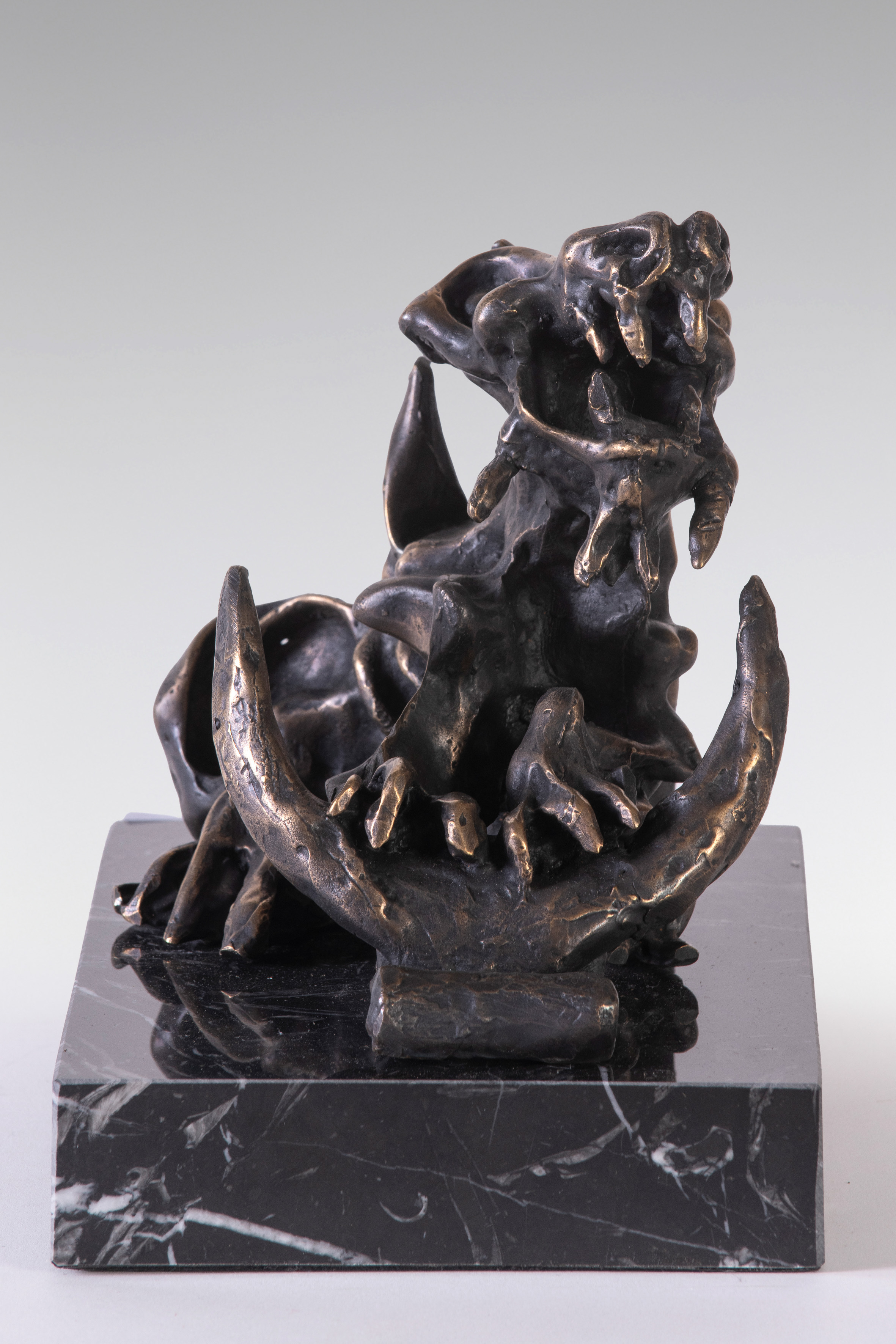 SALVADOR DALÍ (Figueras 1904-1989)
"La grandeza del Islam". c. 1974
Bronce patinado sobre peana de...