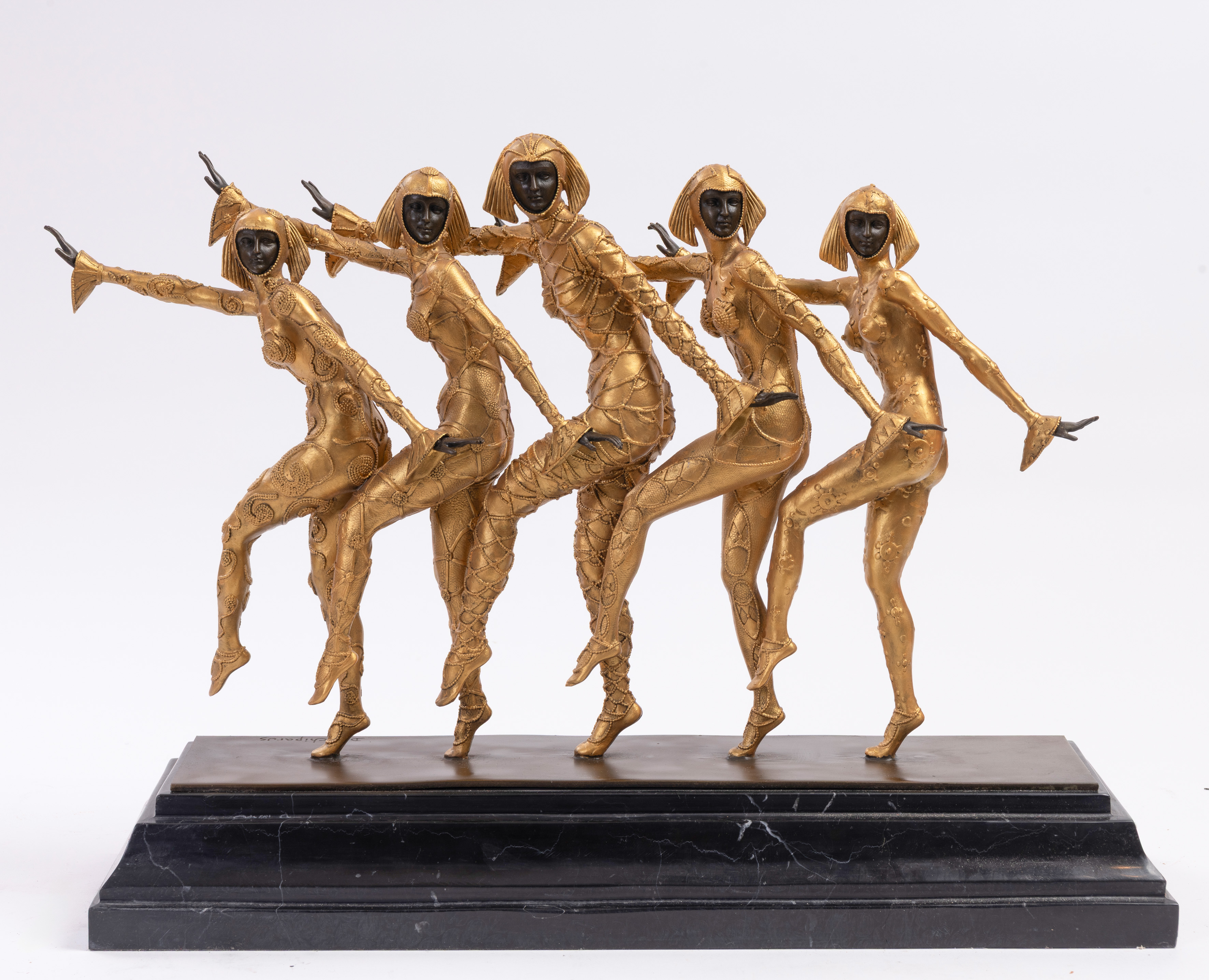 Según modelos de DIMITRI CHIPARUS (Dorohoi, Rumanía, 1886- París, 1947)
"The Girls" 
Grupo...