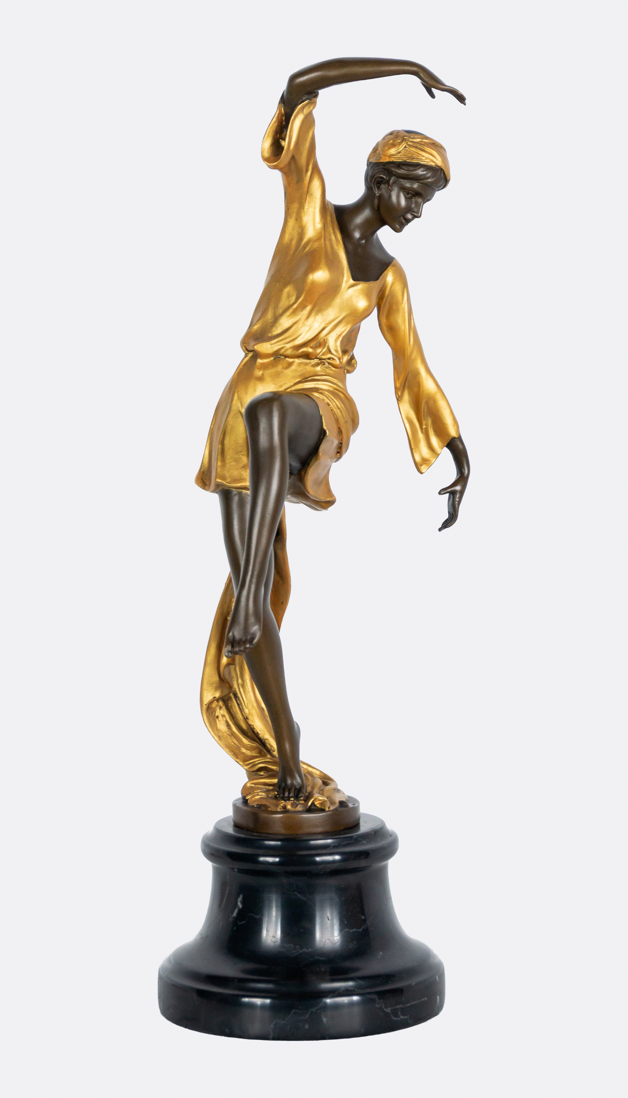 Según modelos de Johann Philipp Ferdinand PREISS (1882-1943).
"The Autumn Dancer"
Escultura en...