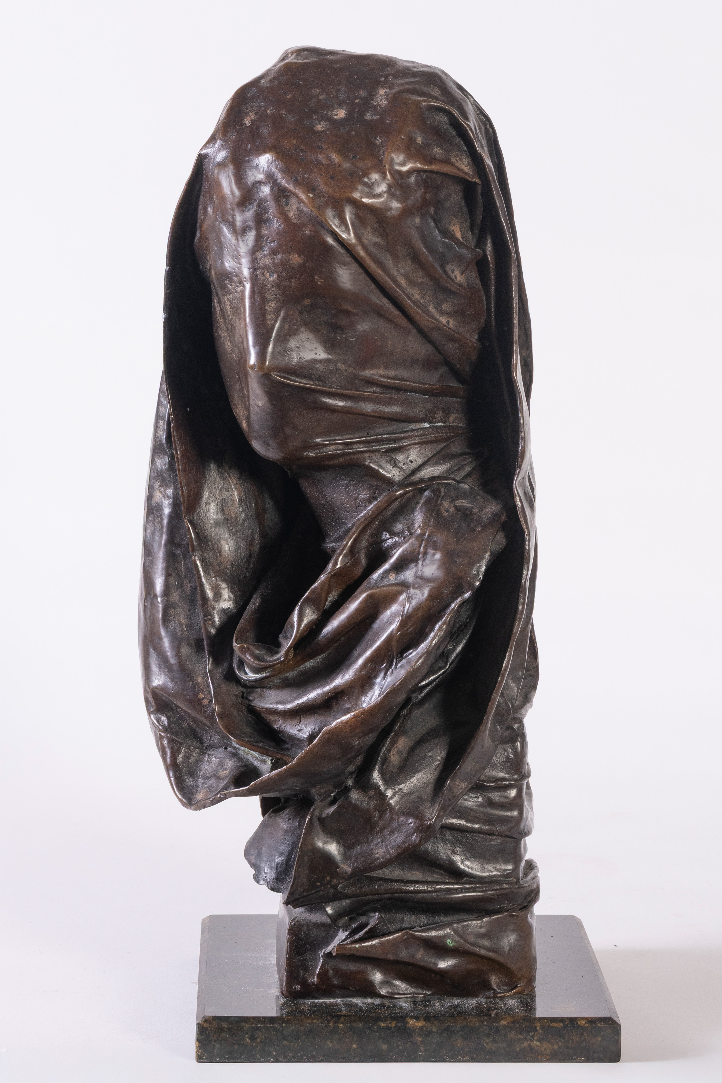 OLIVIER BRICE (1933-1989) 
"Busto griego drapeado"
Bronce sobre peana de mármol
Medidas: 48 cm....