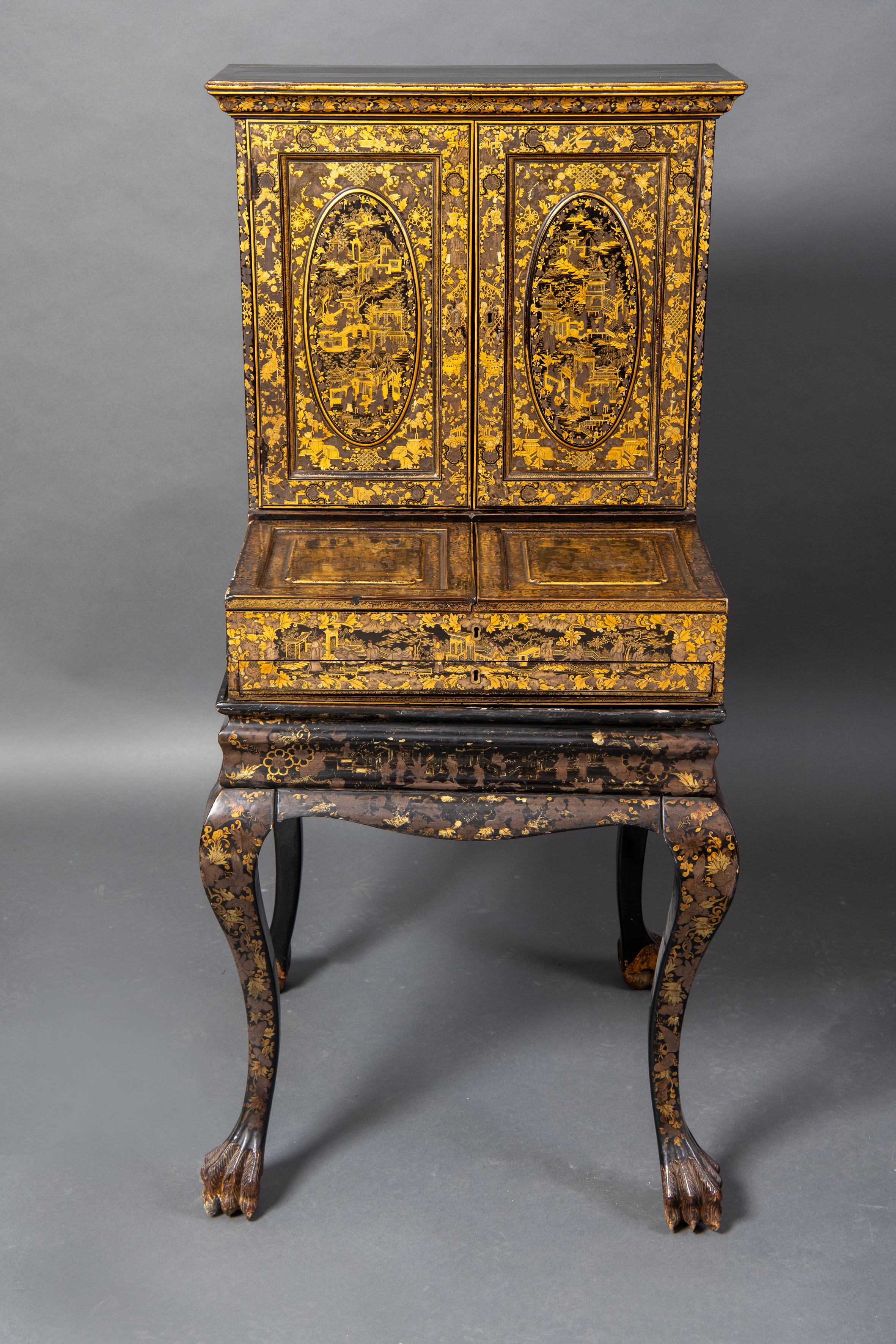 Mueble tocador-costurero con su utillaje original, para la exportación, Cantón, China, ca. 1850...
