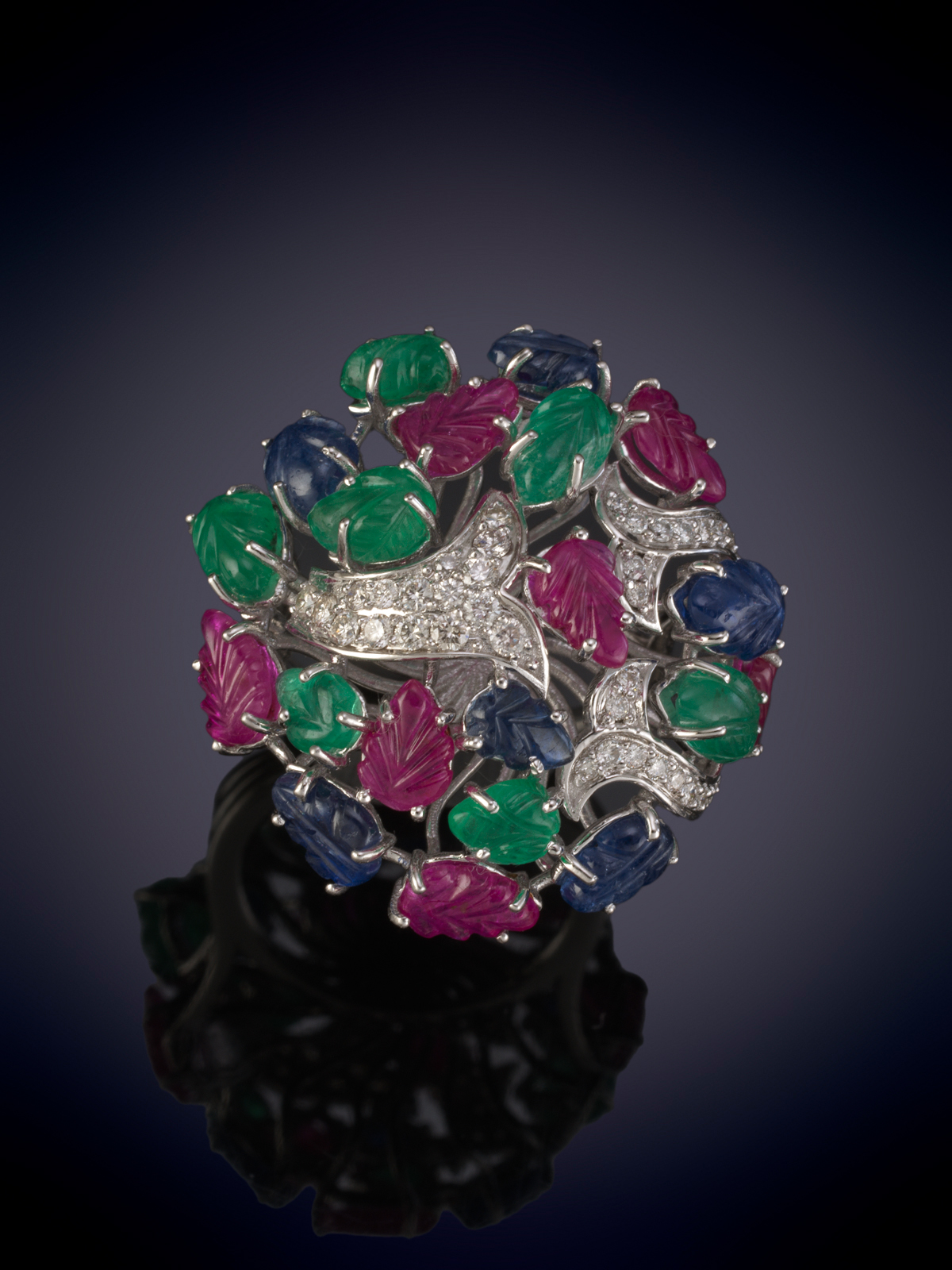 BELLA SORTIA TUTTI-FRUTTI DE ESMERALDAS, ZAFIROS Y RUBIES BELLAMANTE TALLADOS DECORADOS POR HOJAS...