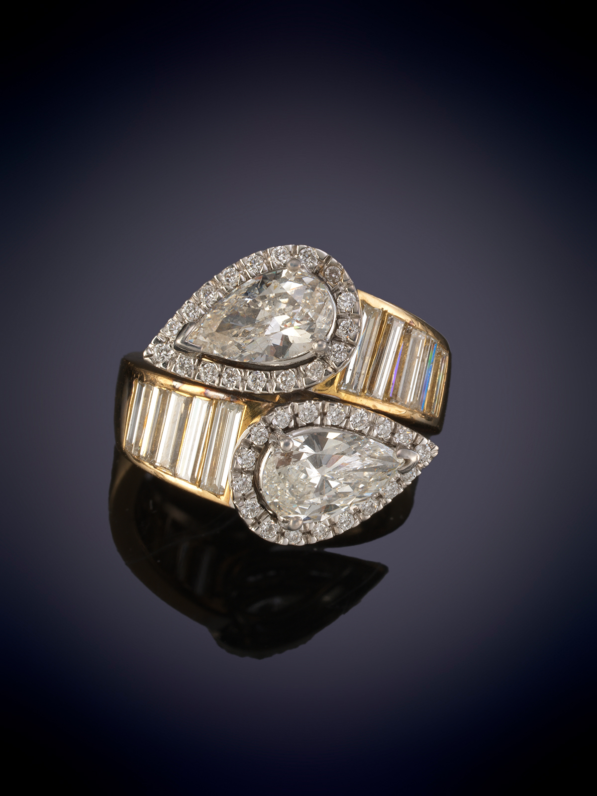 SORTIJA TU Y YO CON UNA IMPORTANTE PAREJA DE  DIAMANTES TALLA PERA DE 2.01 CT CADA UNO RODEADOS DE...