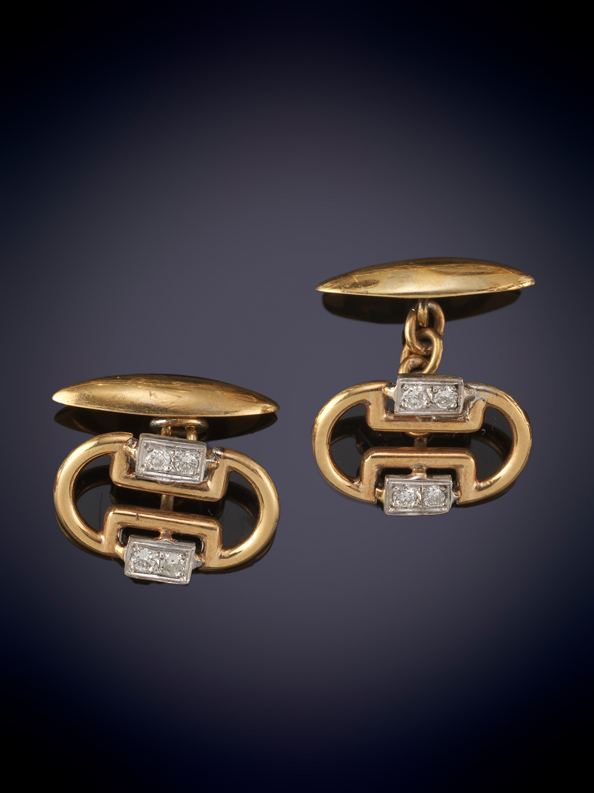 GEMELOS EN ORO AMARILLO DE 18K Y BRILLANTES.
Peso aprox. de brillantes 0,40 cts.