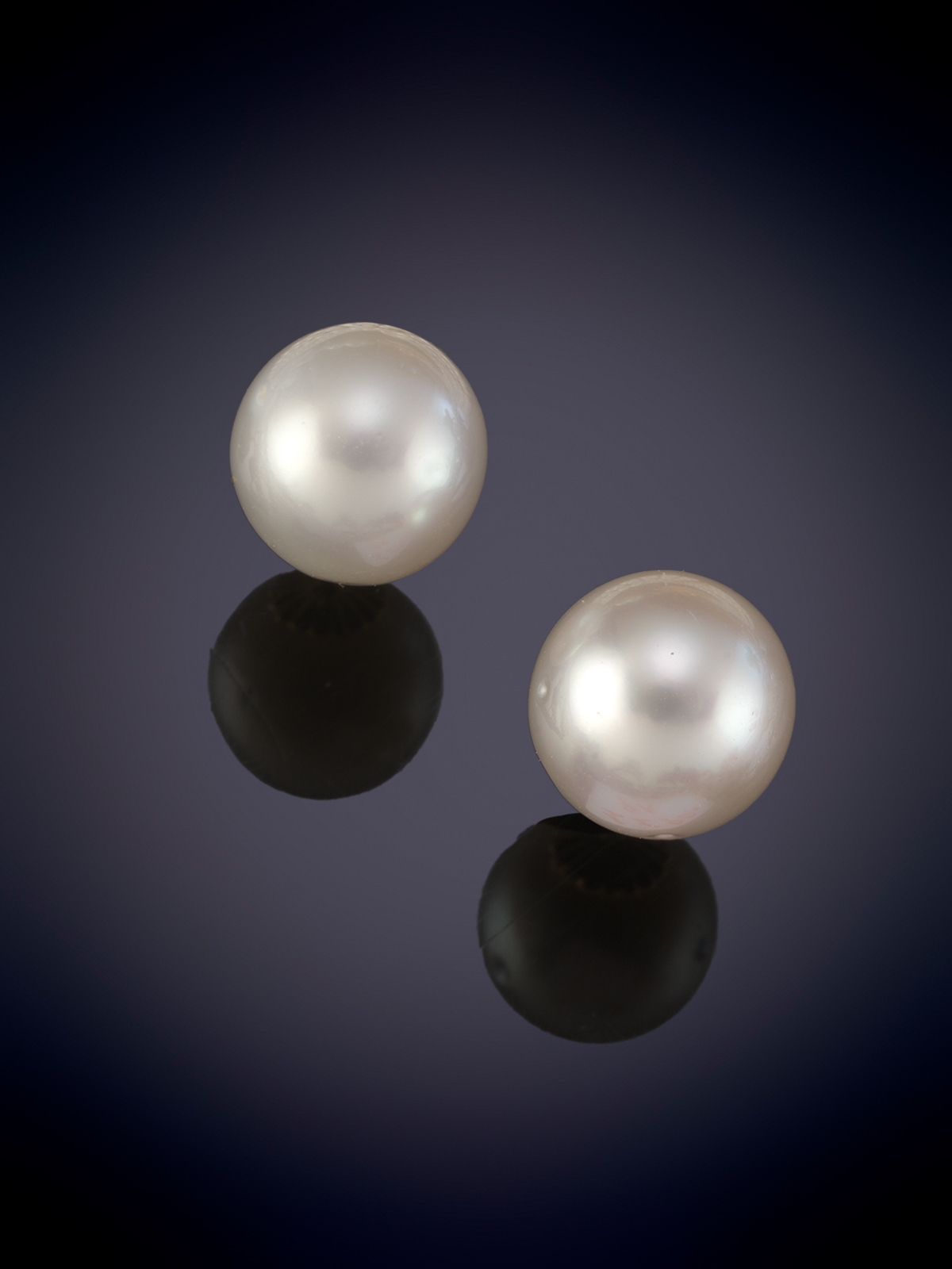 PENDIENTES DE PERLAS AUSTRALIANAS. Montura en oro blanco de 18k.
