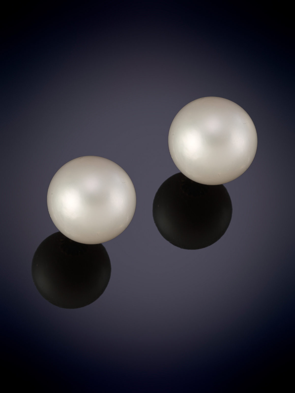PENDIENTES DE PERLAS AUSTRALIANAS. Montura en oro blanco de 18k.