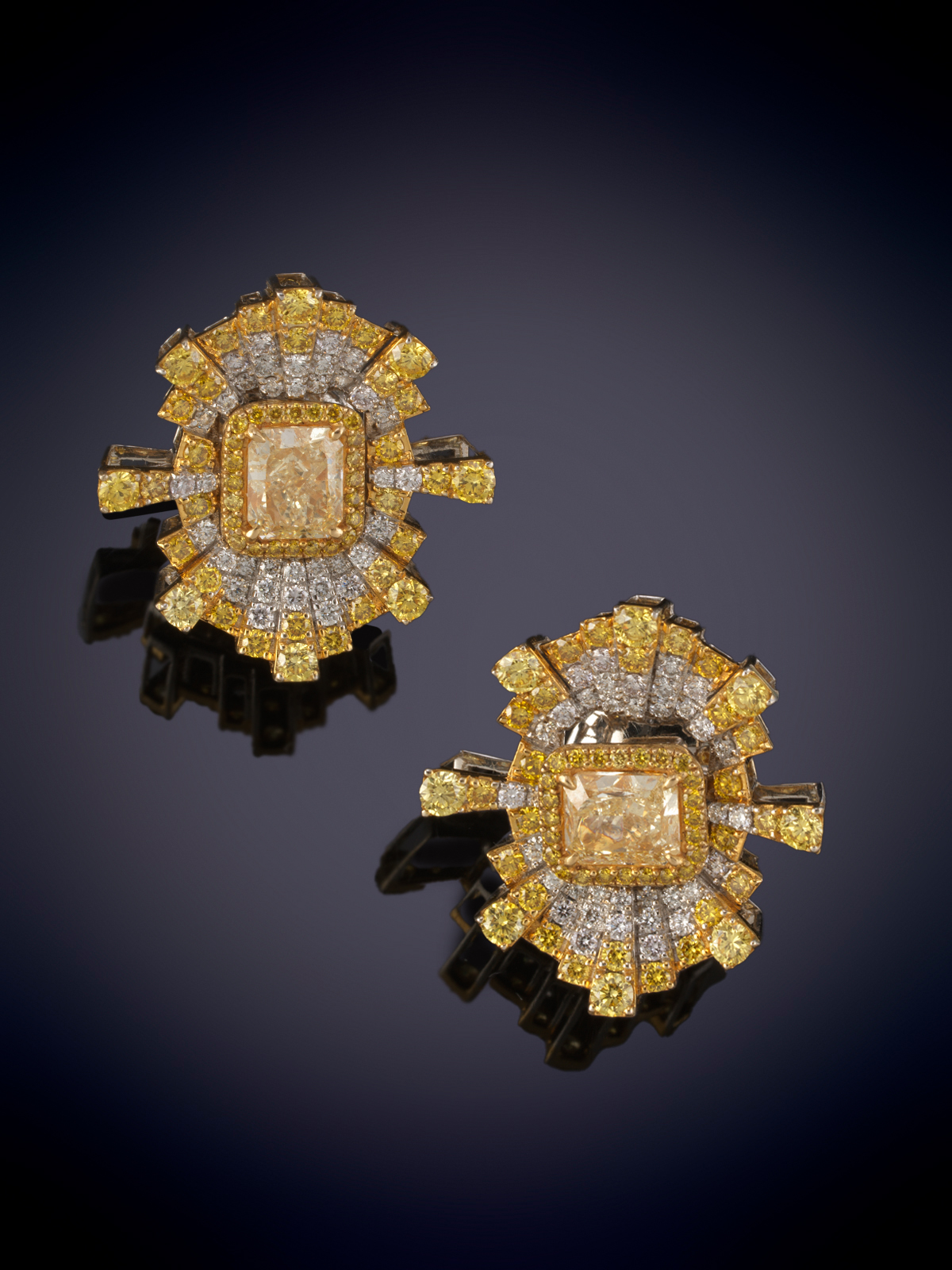 MODERNOS PENDIENTES CORTOS DESMONTABLES DE BRILLANTES FANCY YELLOW E INCOLOROS CALIDAD EXTRA....
