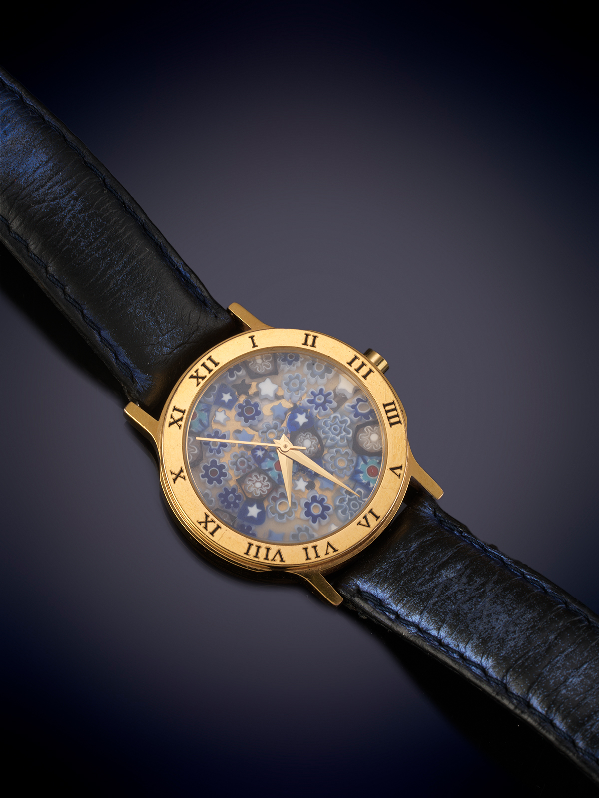 RELOJ DE PULSERA CON ESFERA EN CRISTAL DE MURANO. Para señora, movimiento de cuarzo y correa de...