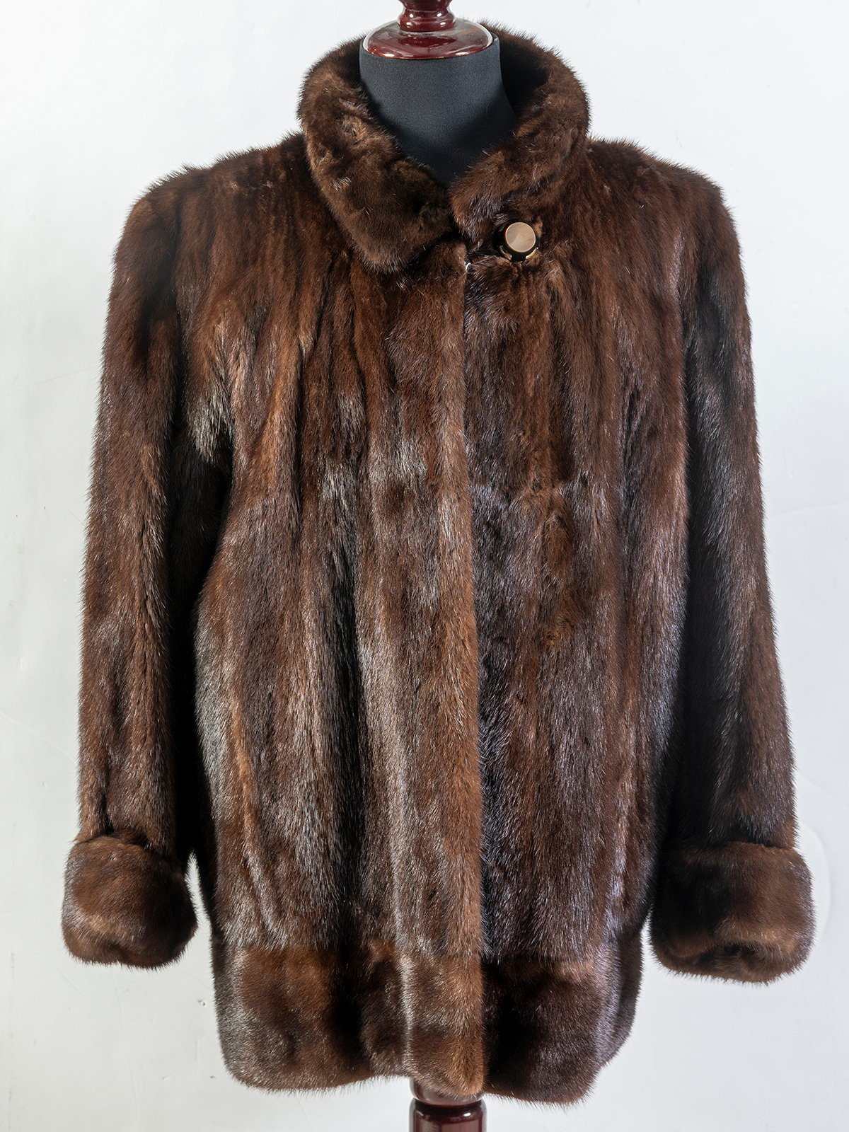 CHAQUETON DE LOMOS DE VISON.