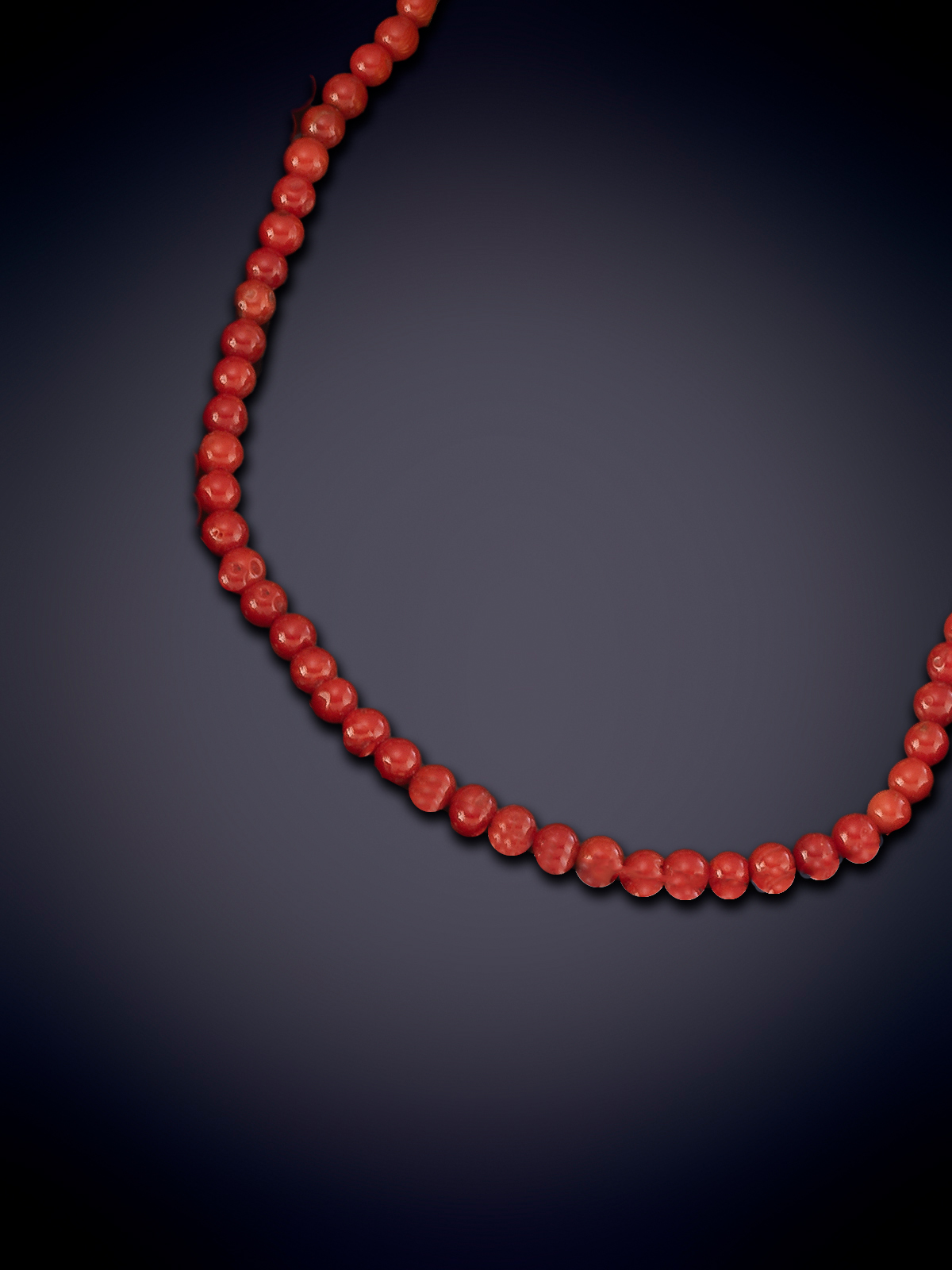 COLLAR CUENTAS DE CORAL MEDITERRANEO. Montura en plata rosa.