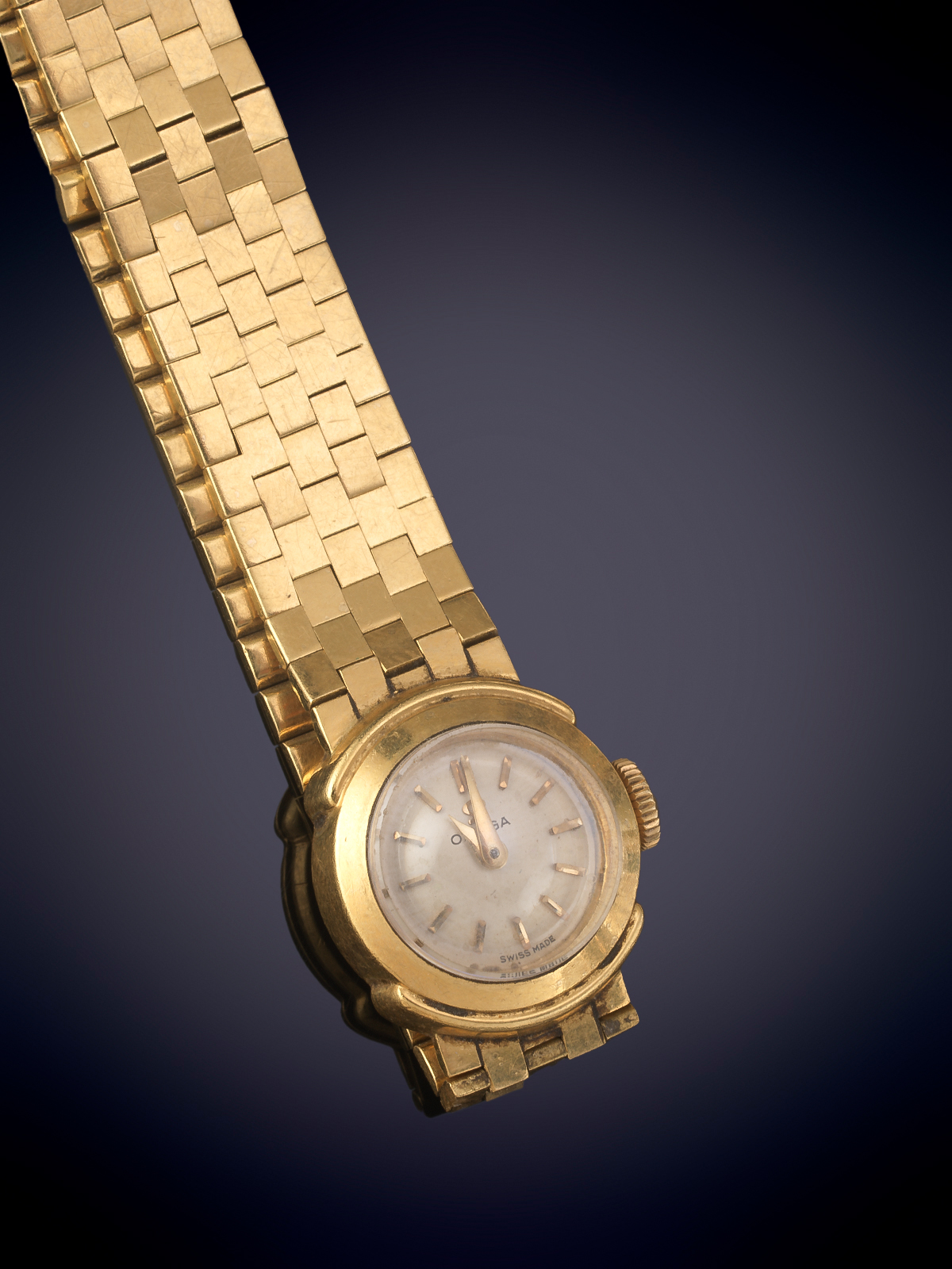 LOTE DE PIEZAS DE ORO AMARILLO DE 18K, MONTURA PARA SORTIJA, RELOJ PARA SEÑORA Y RESTOS DE...