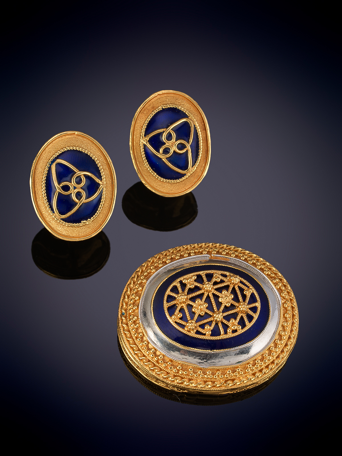 ORIGINAL CONJUNTO DE MEDALLÓN Y PENDIENTES ESTILO OTOMANO EN ORO AMARILLO DE 18K Y BLANCO...