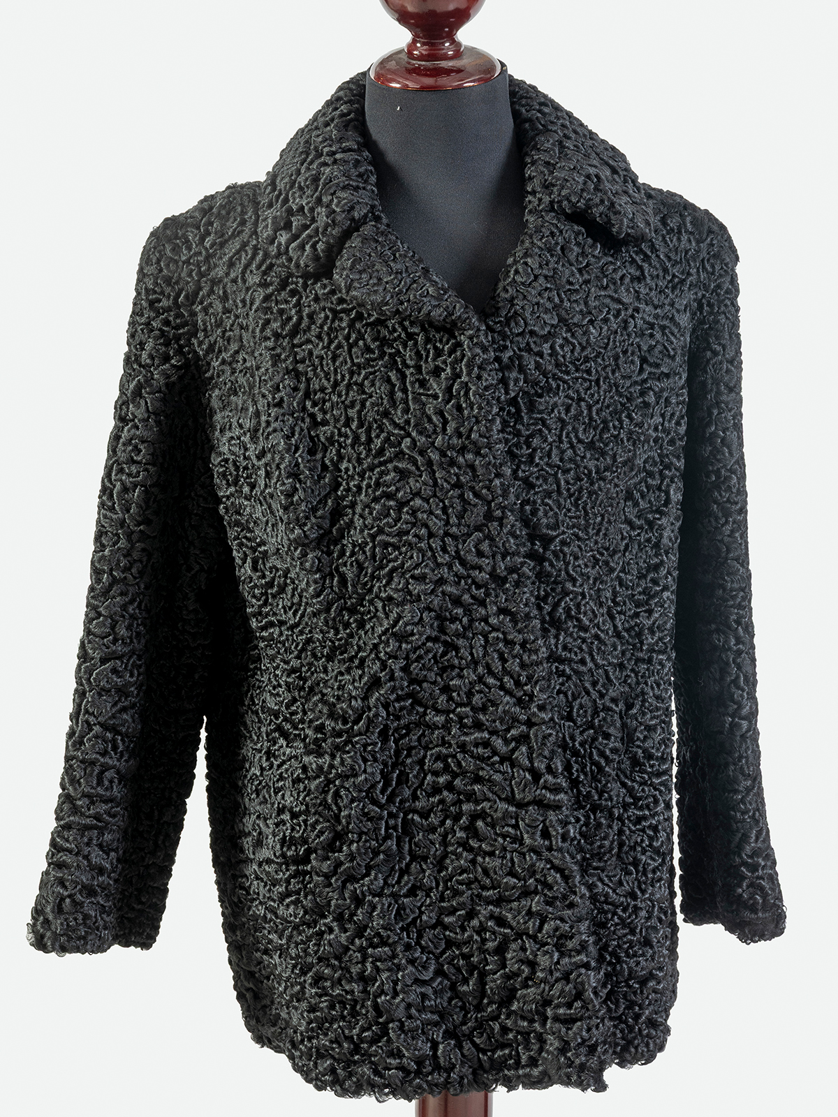 CHAQUETON NEGRO DE ASTRACAN.