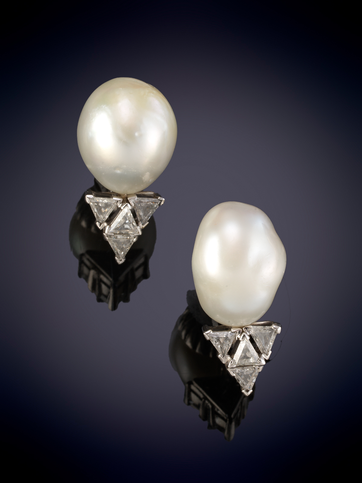 ELEGANTES PENDIENTES  DE PERLAS AUSTRALIANAS BARROCAS DE INTENSO ORIENTE DE  12,29 - 11,56 MM,...