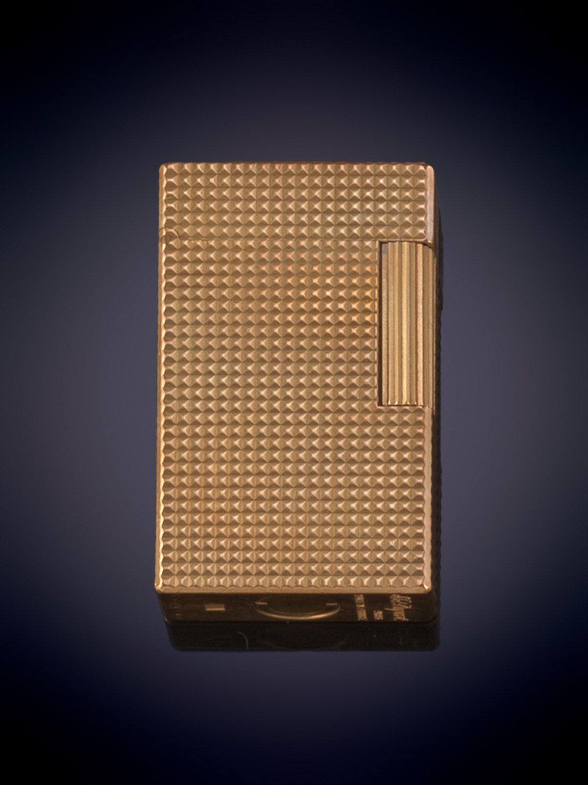 DUPONT MECHERO  EN PLAQUÉ DE ORO. CON CAJA Y ESTUCHE ORIGINALES.