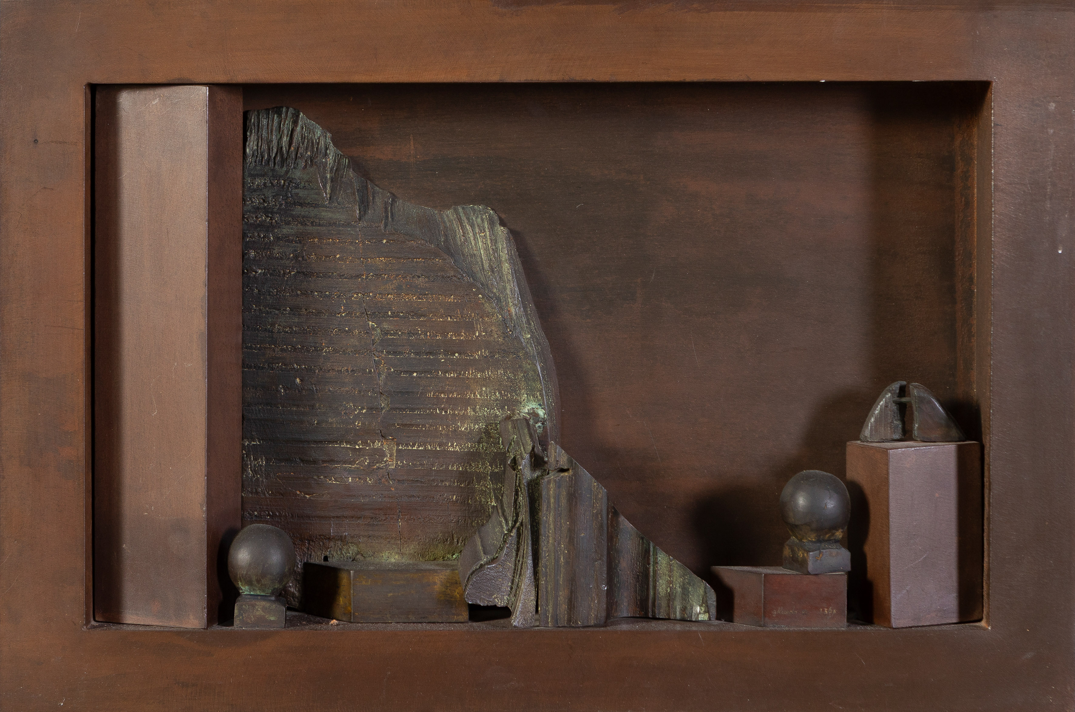 GERARDO RUEDA (Madrid 1926-1996)
"Bodegón romántico sorprendente". 1987
Bronce y acero...