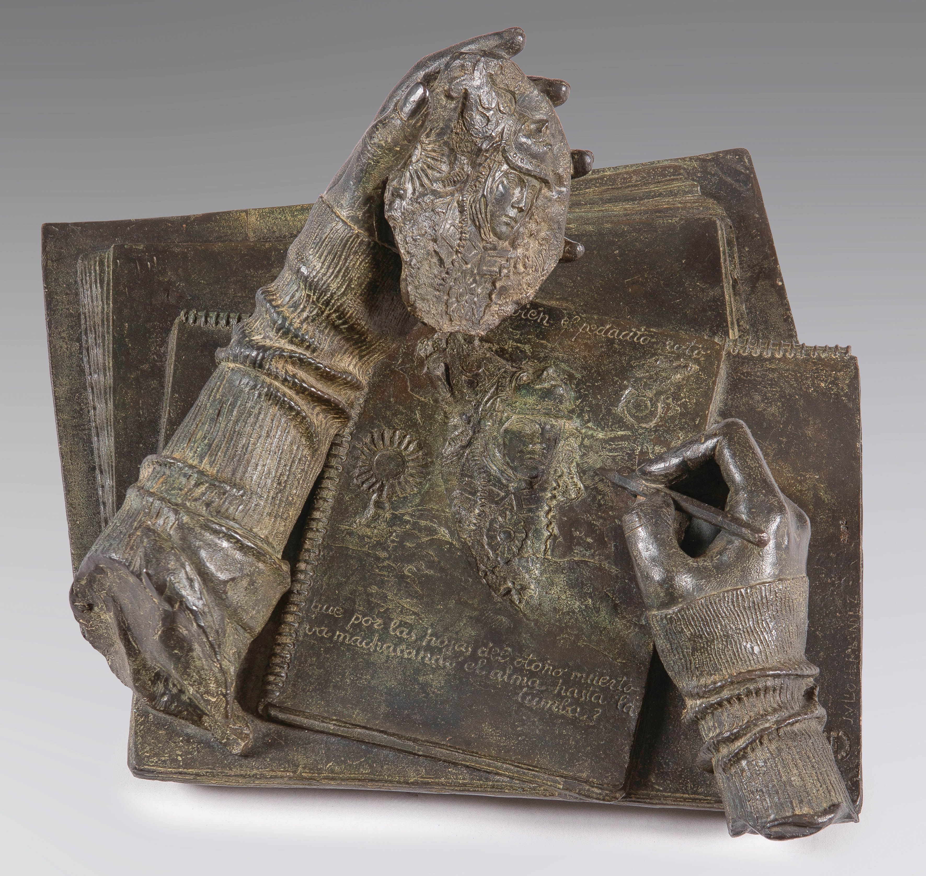 JULIO LÓPEZ HERNÁNDEZ (Madrid 1930-2018)
"Lección de historia". 1992
Bronce patinado sobre base...