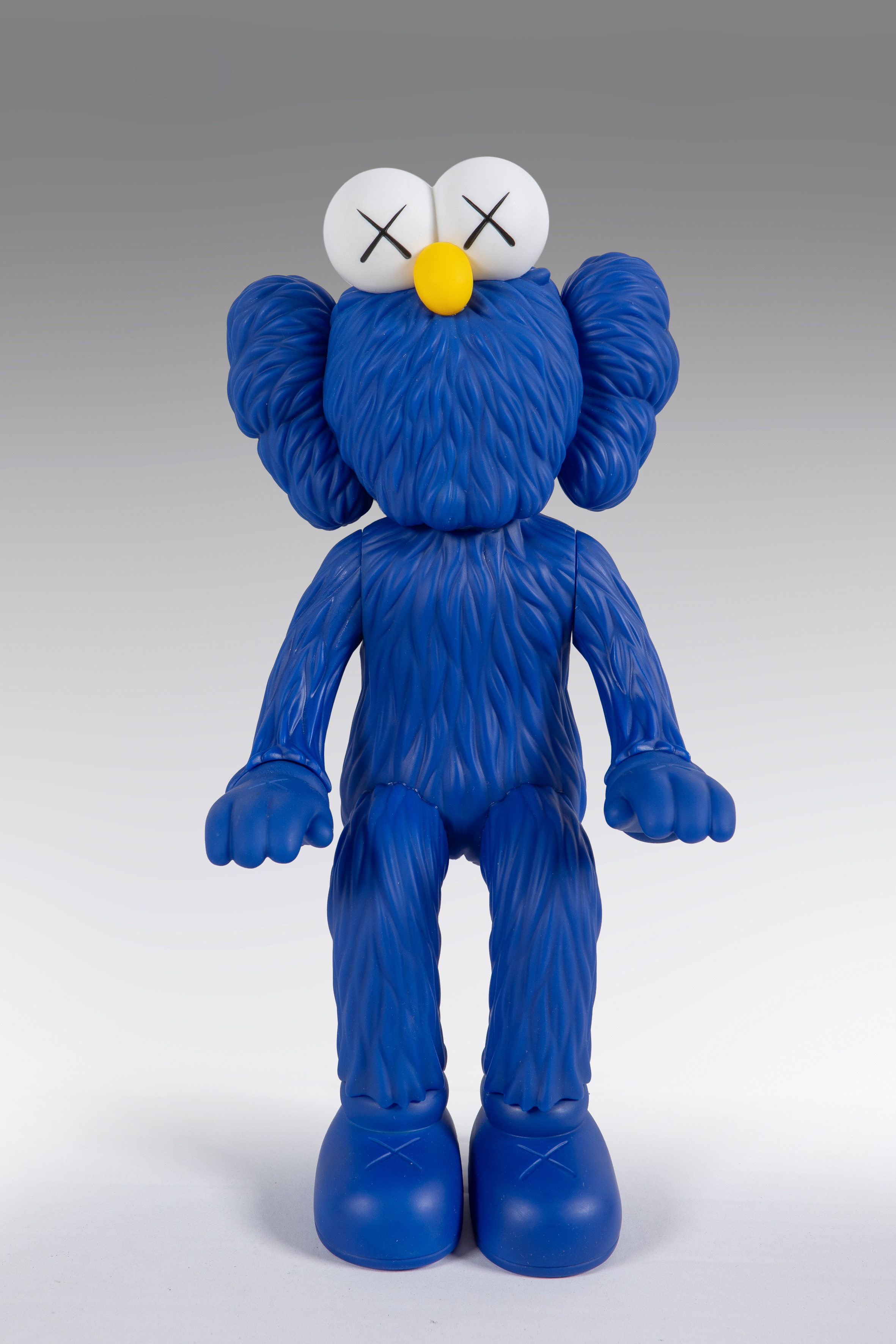 KAWS (Jersey City 1974)
"Seeing/Watching ". 2016
Vinilo policromado
Editado por Medicom Toy, China ...