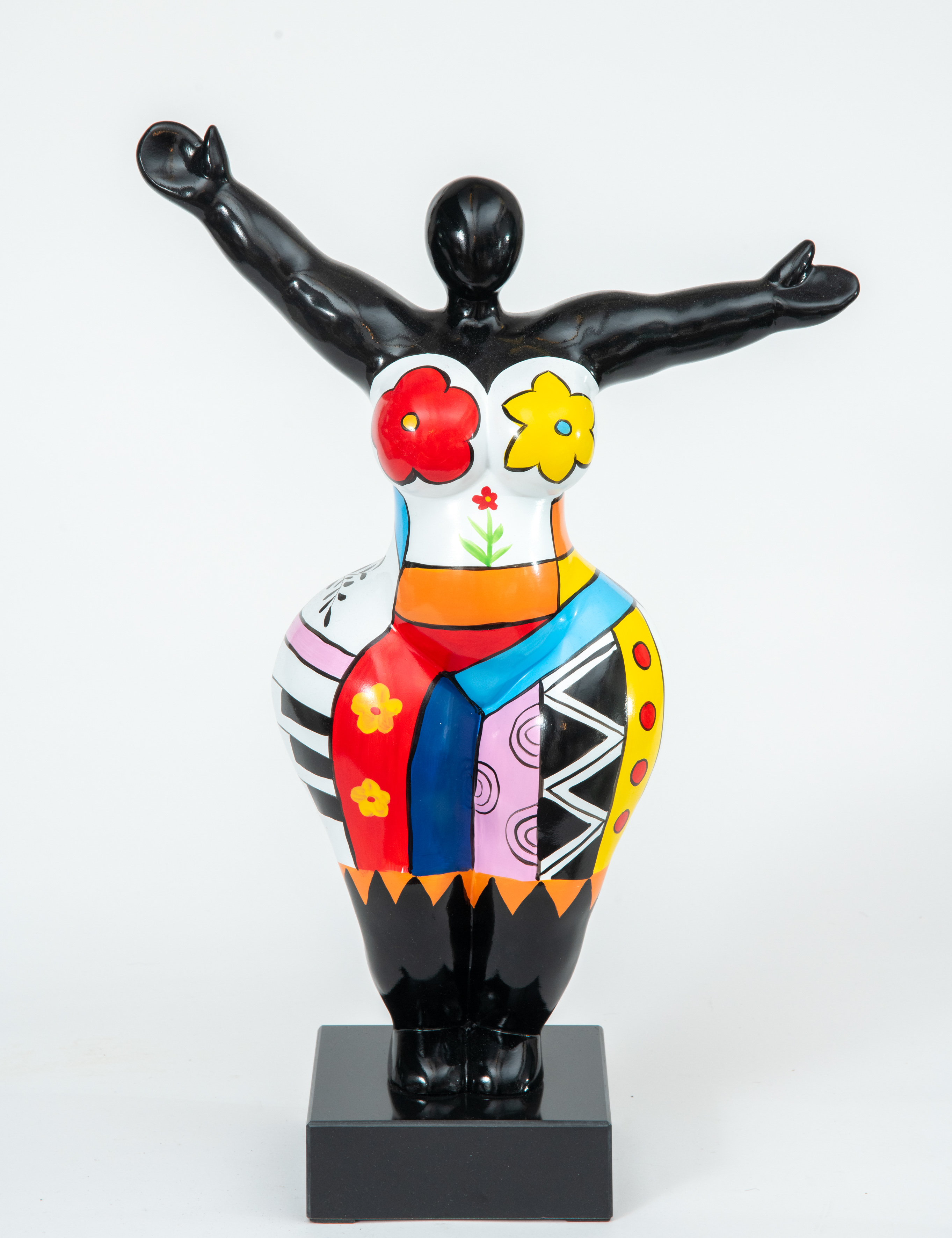 SIGUIENDO MODELOS DE NIKI DE SAINT-PHALLE
"Bailarina". (extendida)
Escultura en resina, pintada a...