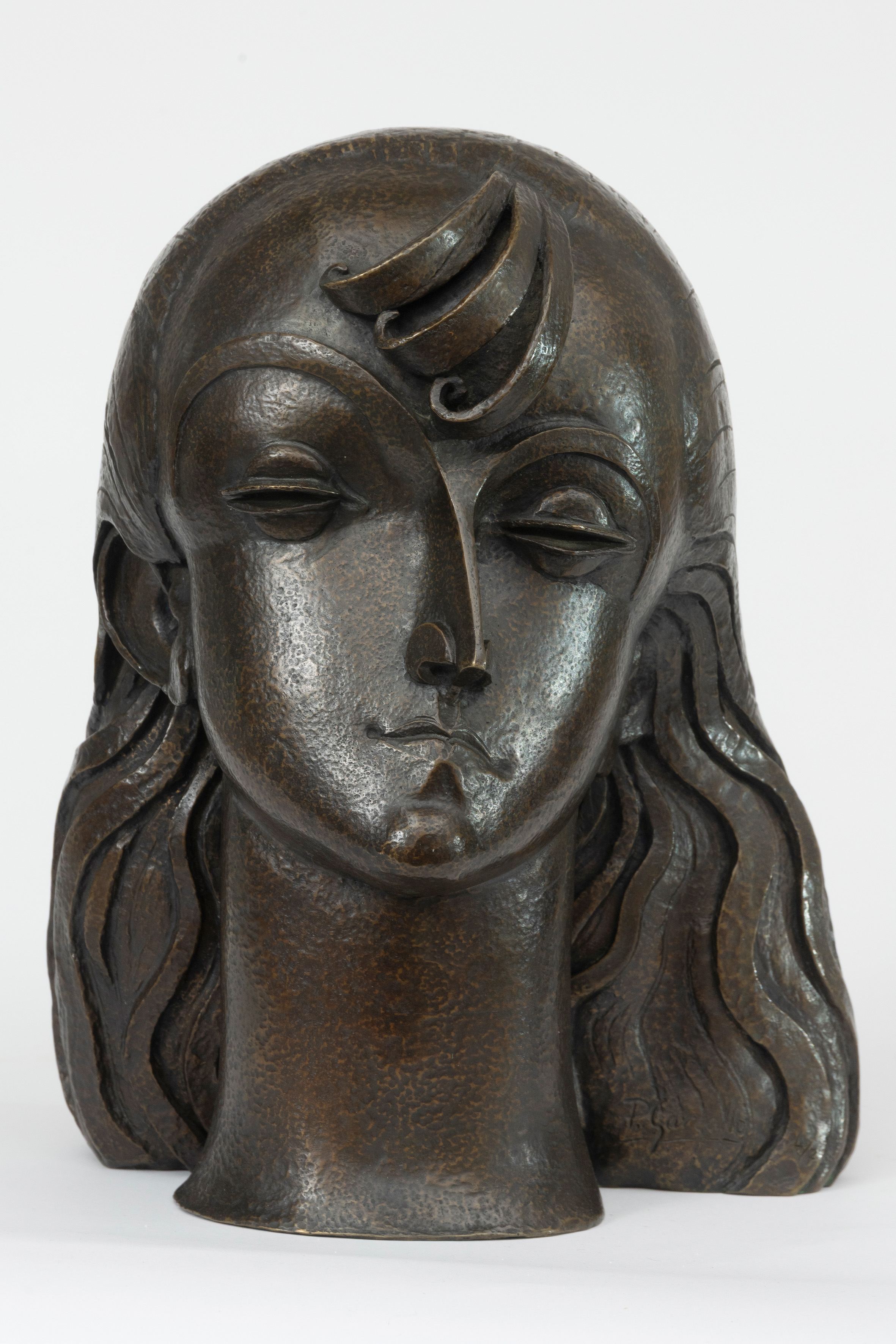 PABLO GARGALLO (Maella, Zaragoza 1881-Reus 1934)
"Jóven española". 1921
Bronce patinado
Firmado "P....