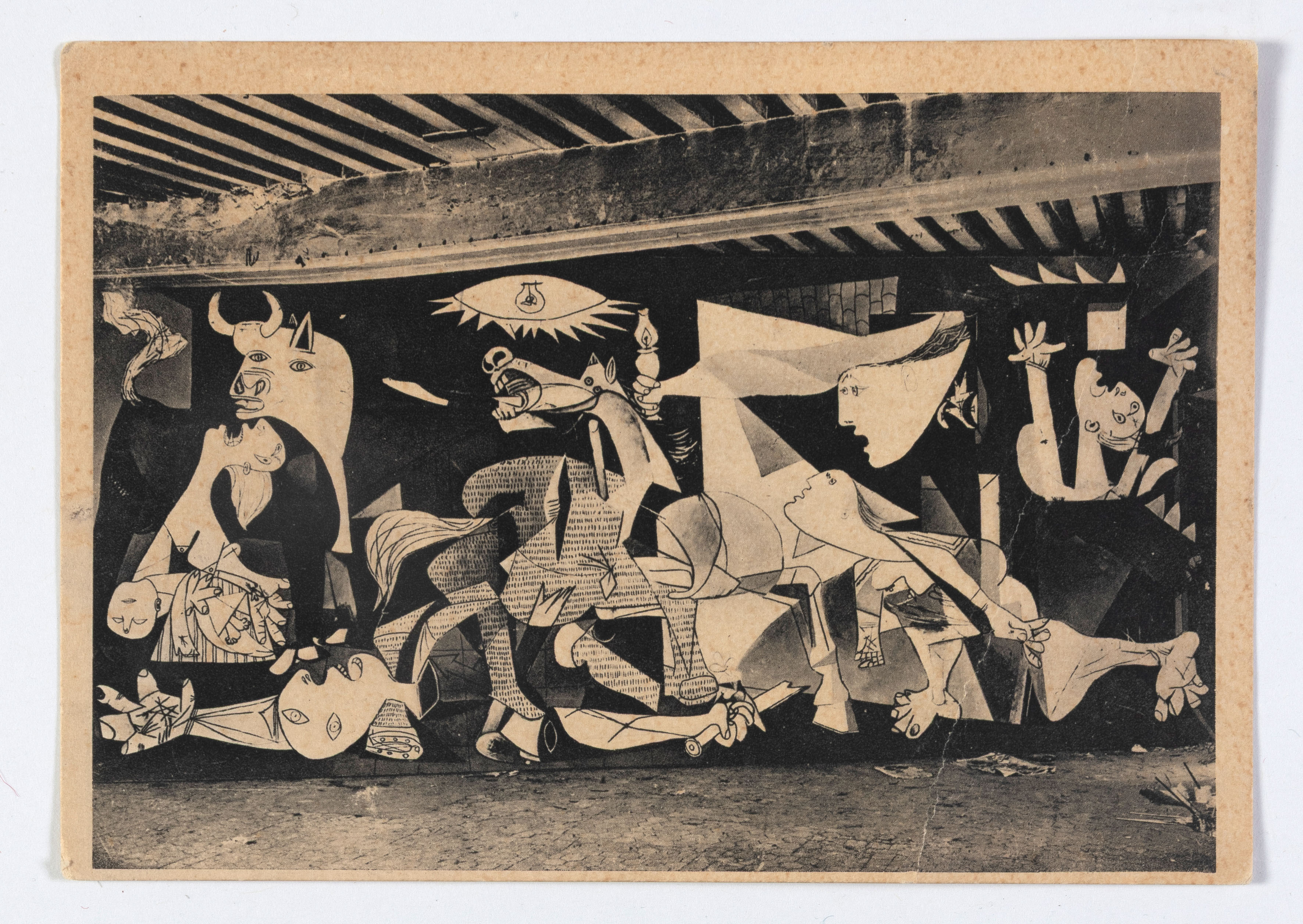PABLO PICASSO (Málaga 1881-Mougins 1973)
"Guernica". 1937
Postal original editada a partir de la...