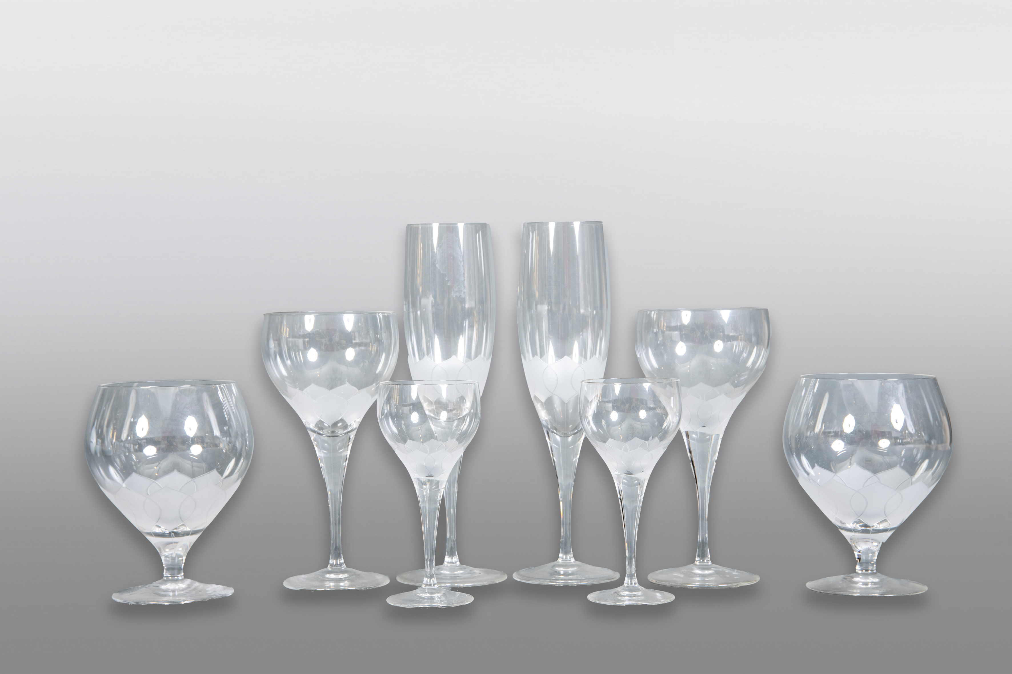 Cristalería Rosenthal, modelo Lotus, Alemania, años, 70
Compuesta por:
21 copas de vino; 10 copas...