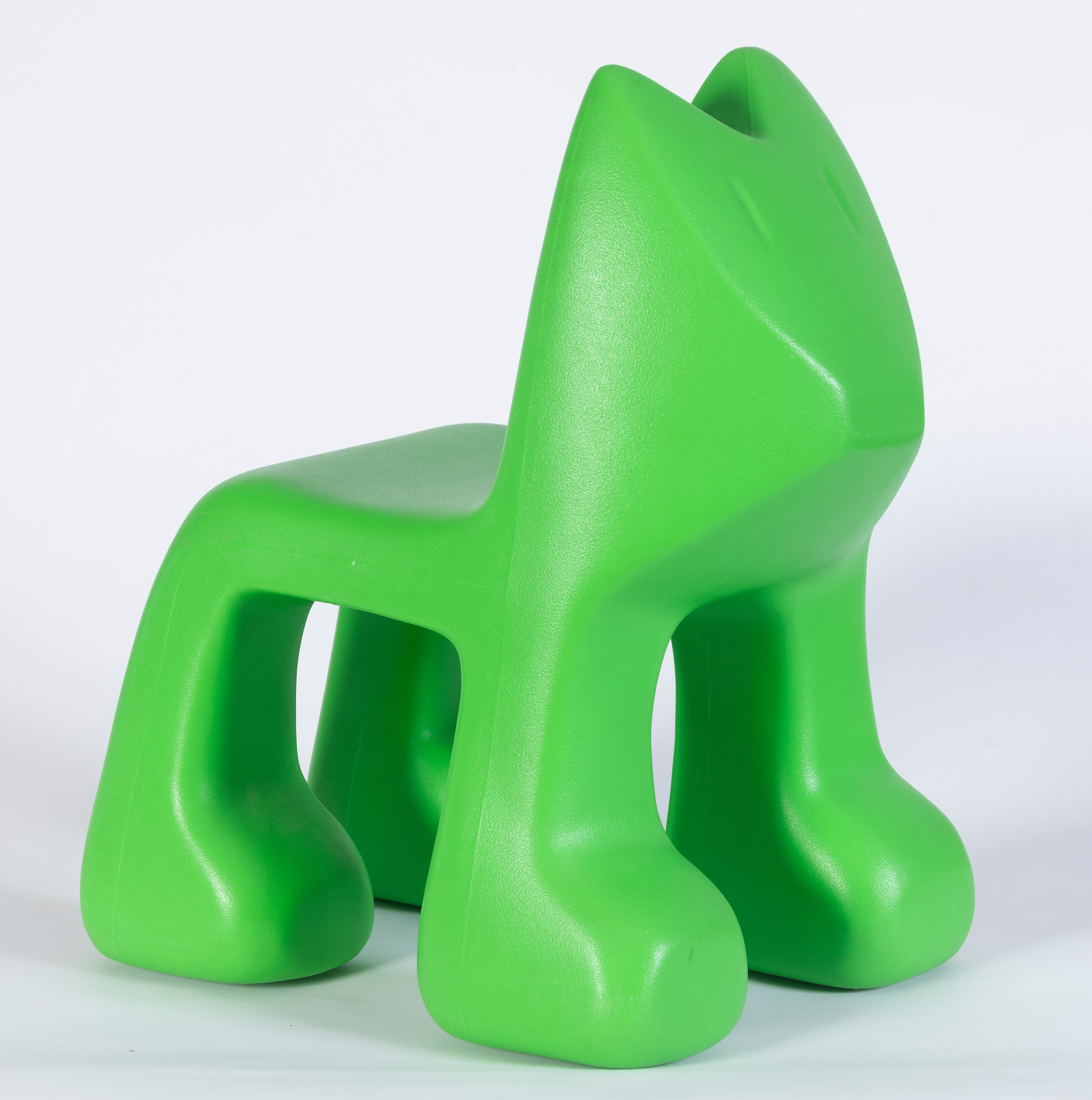 JAVIER MARISCAL (Valencia 1950) 
Silla Julián para Magis", 2005 
Silla en polietileno por moldeo...