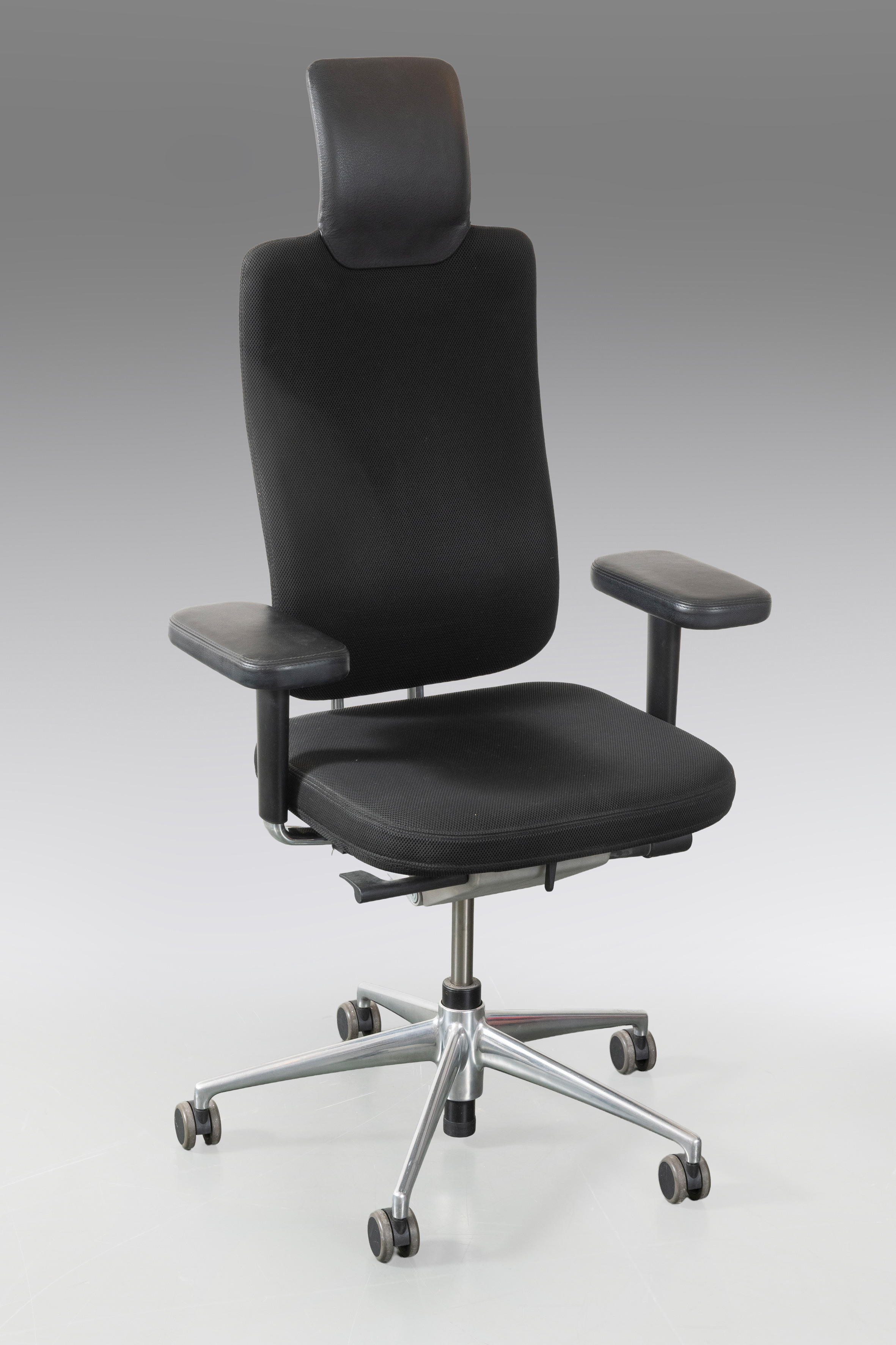 MARIO BELLINI (Milán 1935)
"Silla de oficina Highback. 'Headline',"c. 1990
Silla de oficina con...
