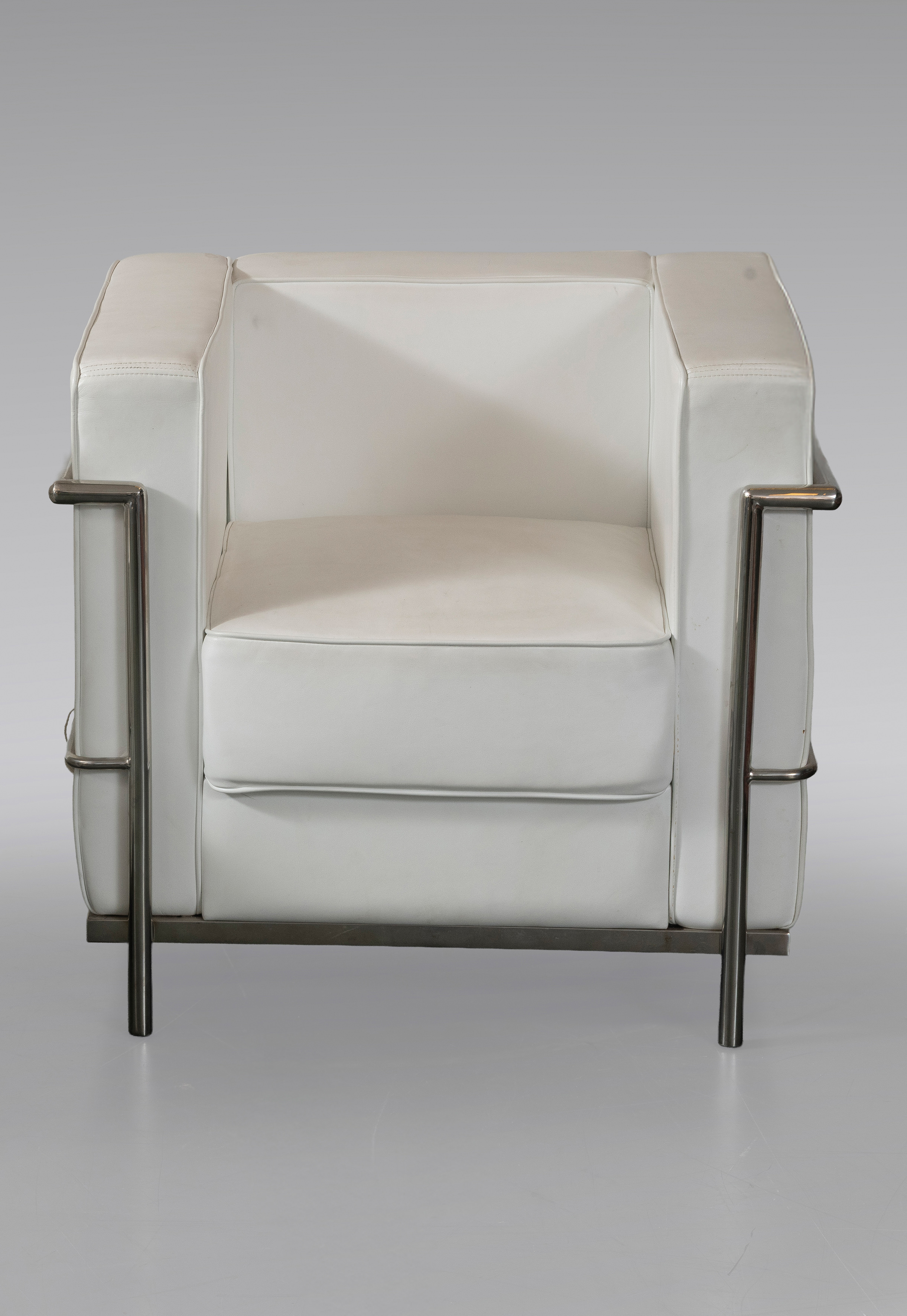 LE CORBUSIER (Suiza, 1887 - Francia, 1965); PIERRE JEANNERET (Génova, 1896-1967); CHARLOTTE...