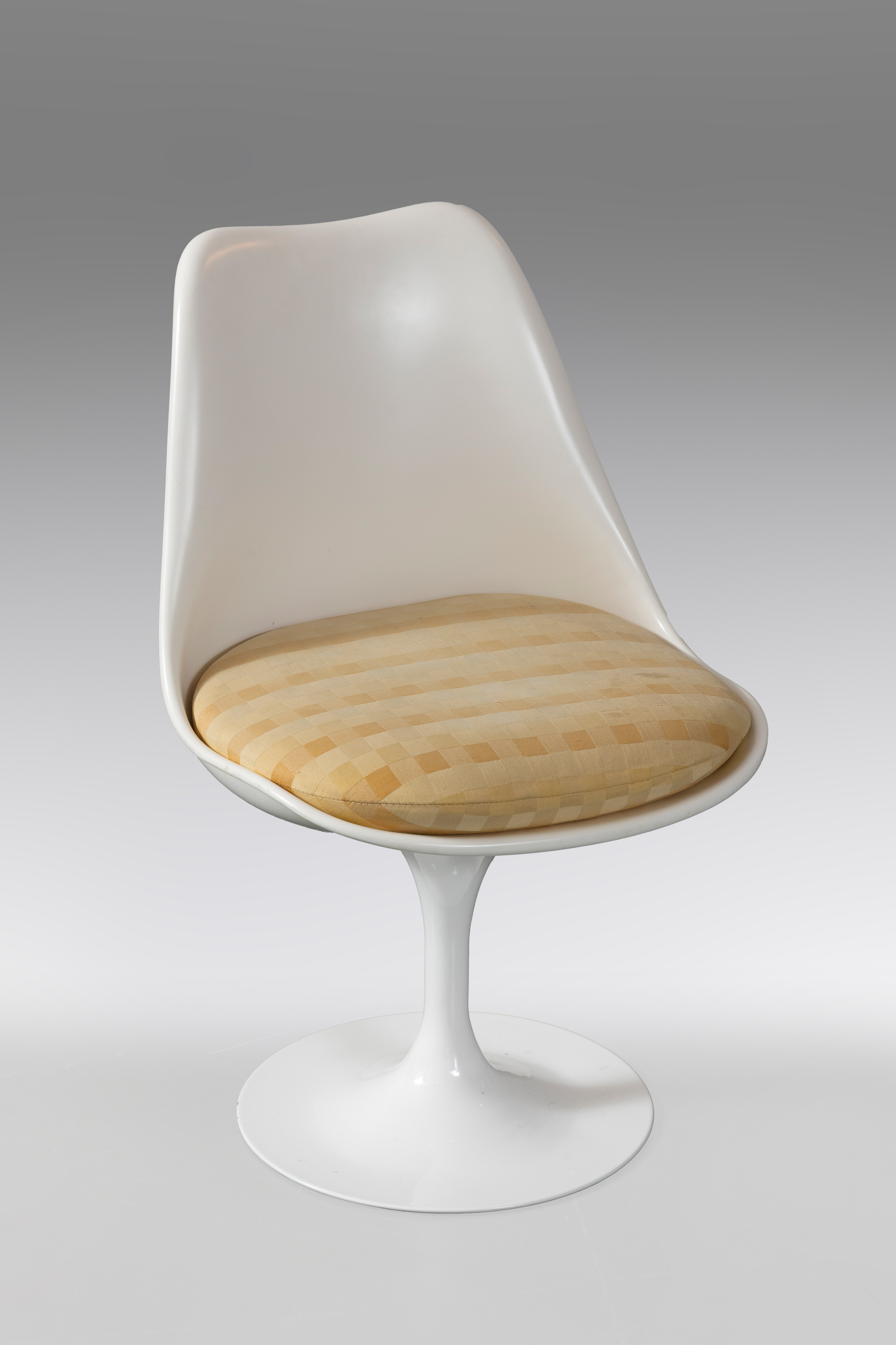 EERO SAARINEN (Kirkkonummi, Finlandia 1910 - Ann Arbor, Estados Unidos 1961)
“Tulip Chair”,...