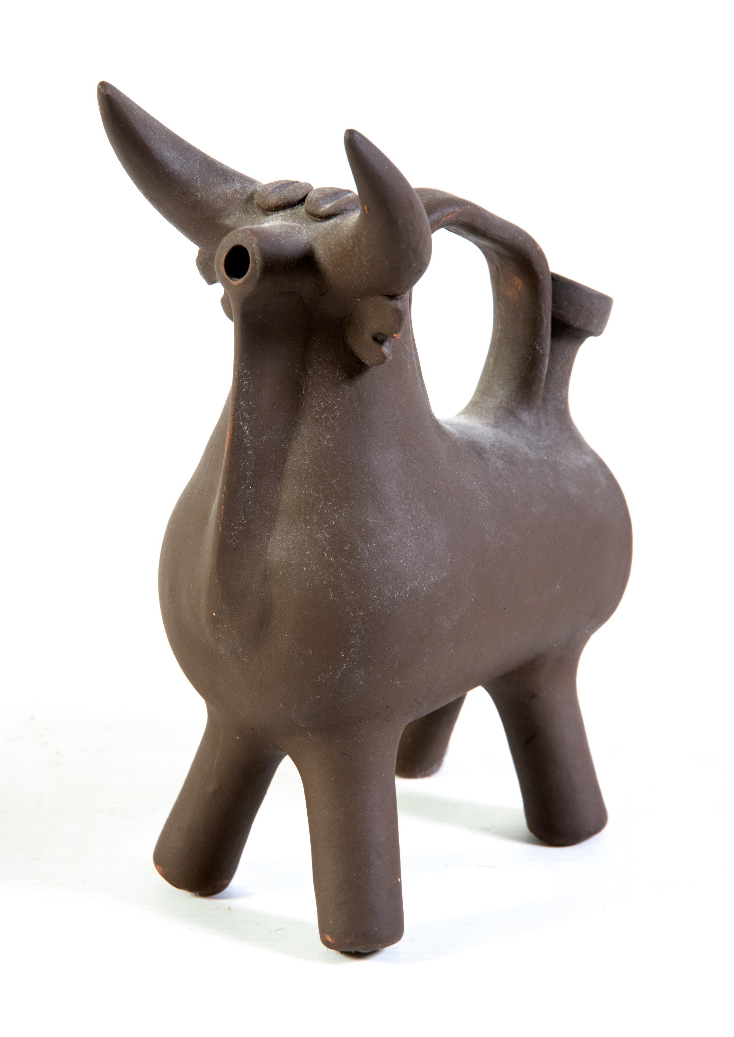 "Toro"c. 1970
Escultura-botijo en cerámica
Firmado Adrián