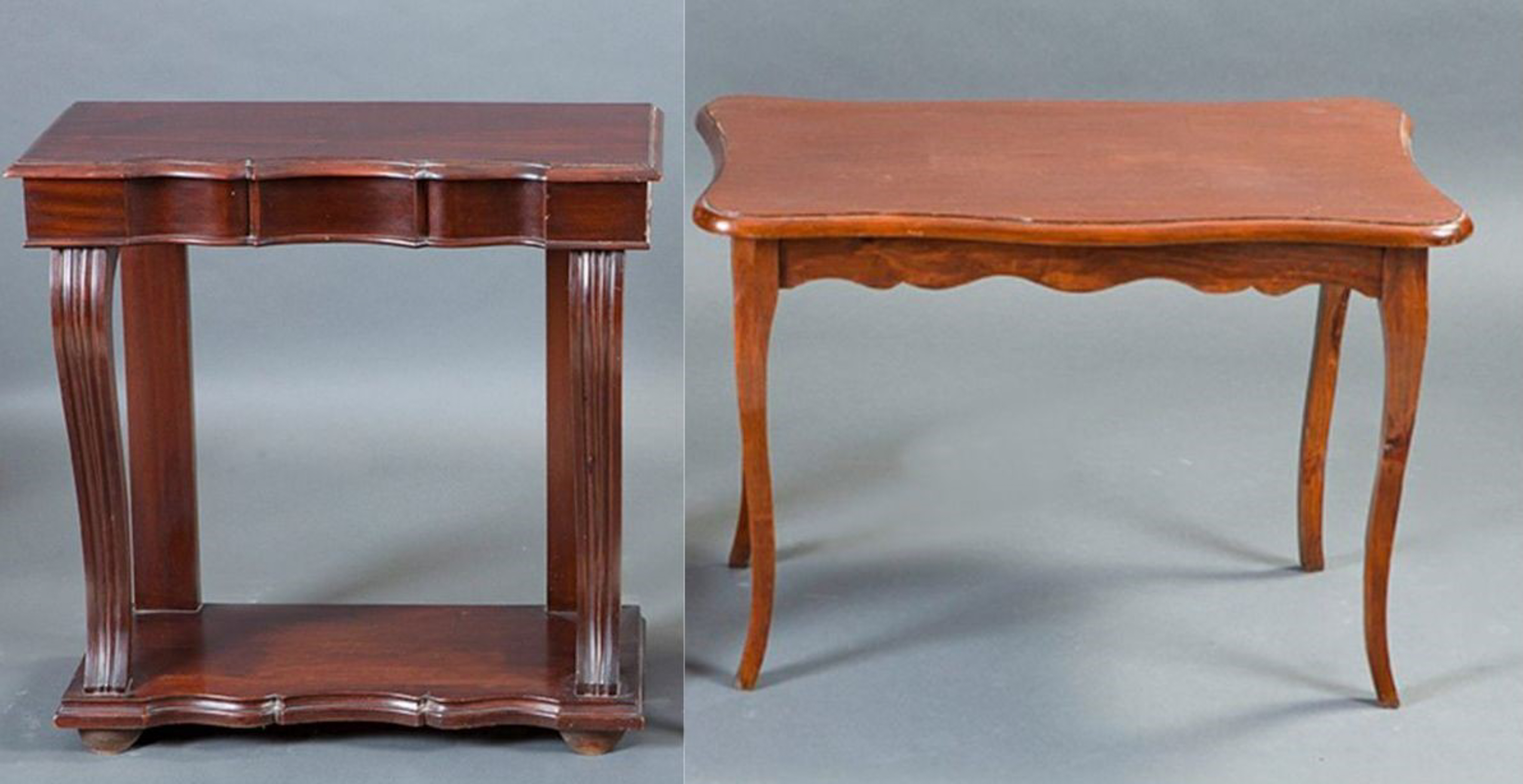 Lote compuesto por; 
Consola española s. XIX. En madera de caoba con doble altura.
Medidas:...