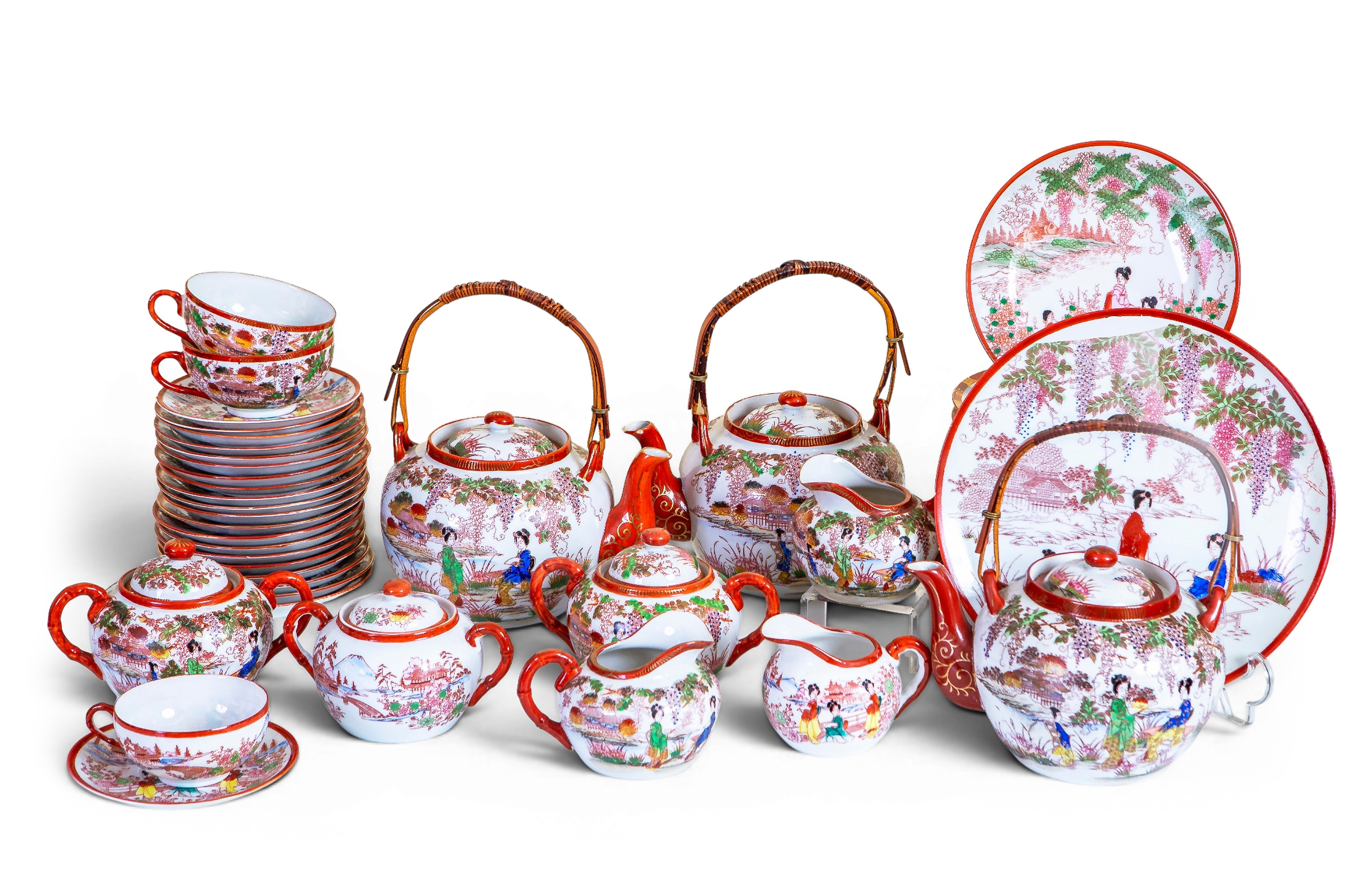 Juego de merienda japonés en fina porcelana blanca y roja. Exquisita decoración con escenas...